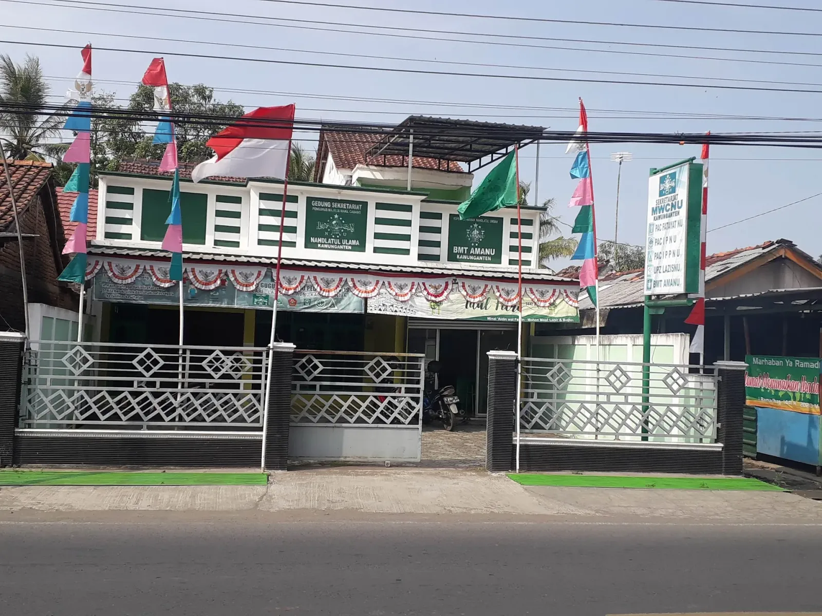 GEDUNG MWCNU KAWUNGANTEN