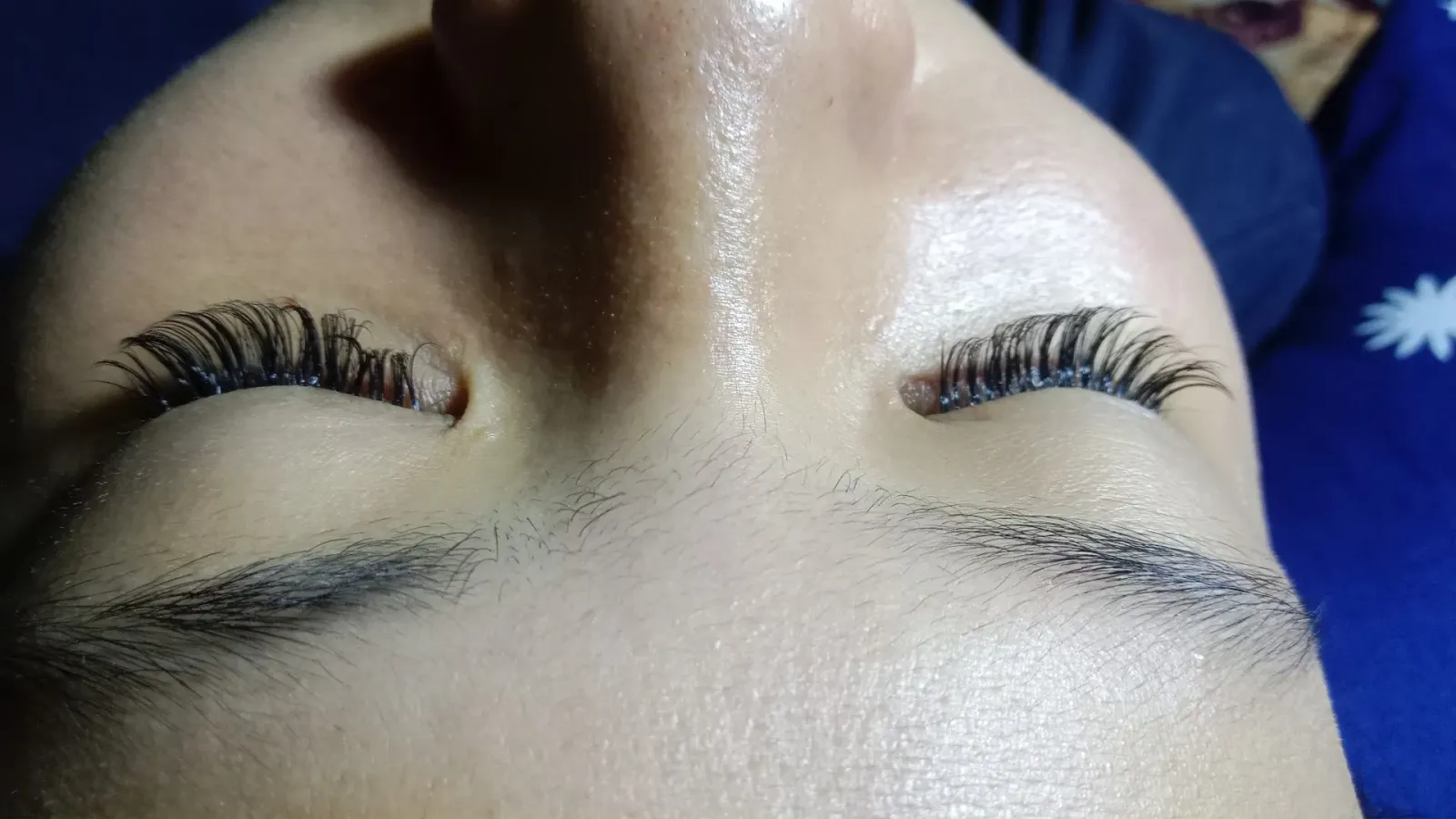 GOLDEN EYELASH