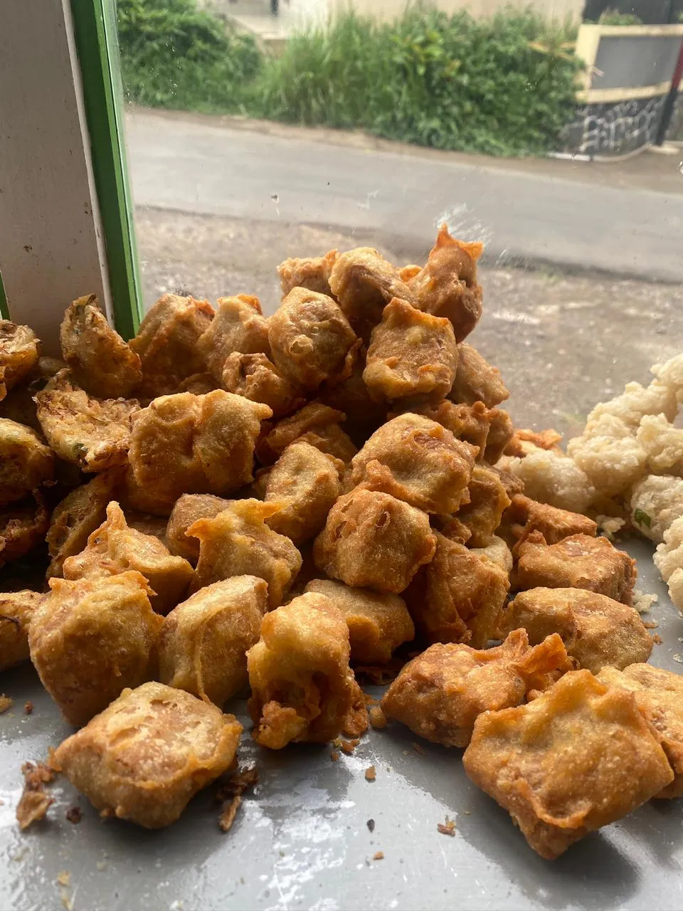 Gorengan & Martabak Dampo Awang Pelangi