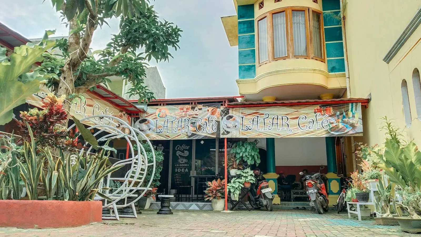HIKMAH CAFE