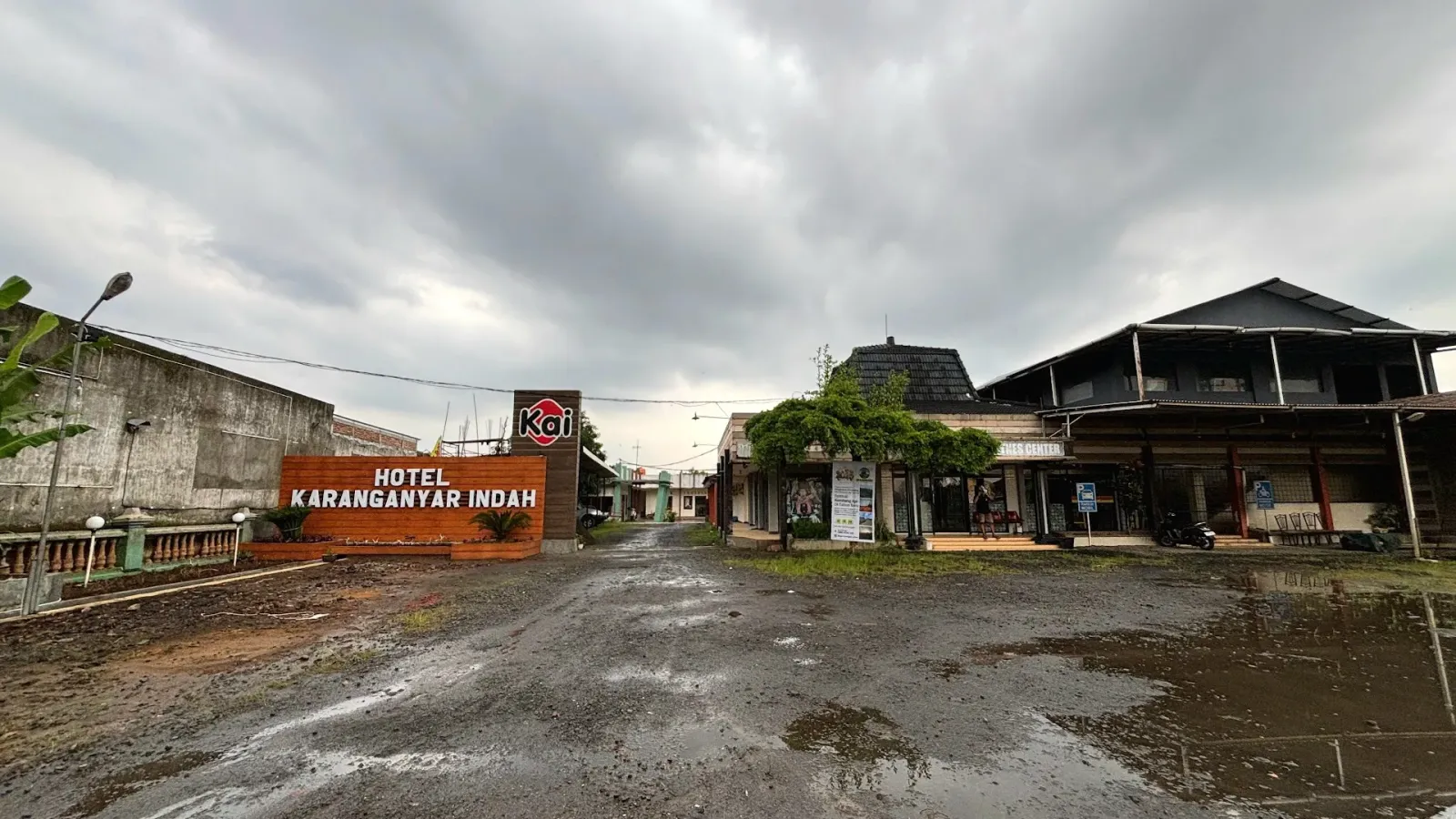 Hotel & Rumah Makan Karanganyar Indah