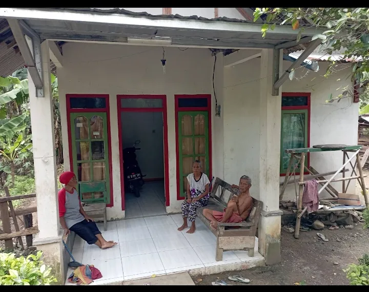Ibu dasem (teblo dukun bayi)