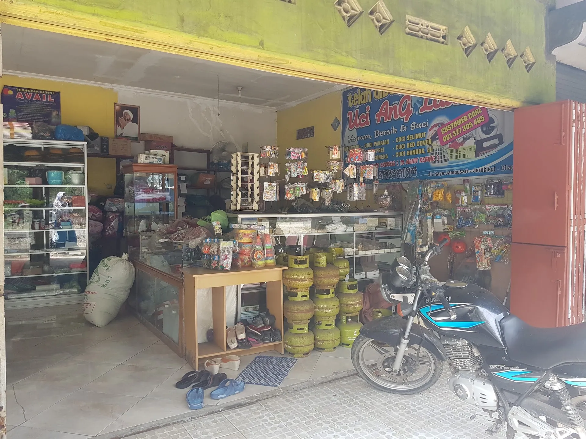 IHDINA COMP. CELL & UCI ANG RAFID LAUNDRY_HAJID & ISTI
