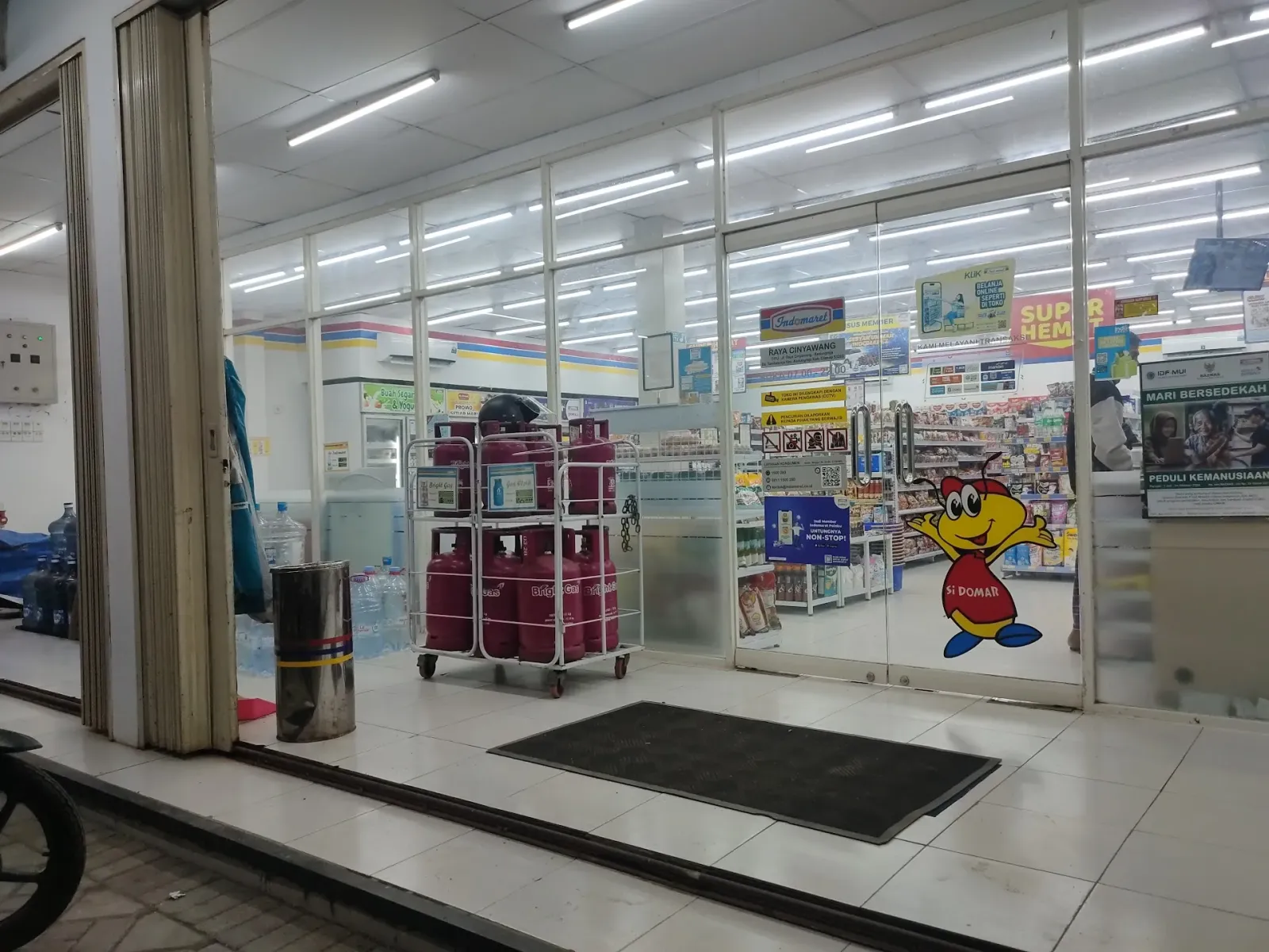 Indomaret Cinyawang