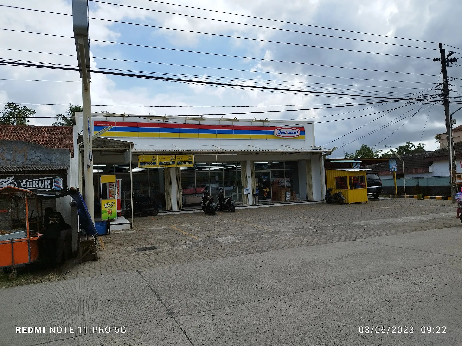 Indomaret Planjan Lebeng
