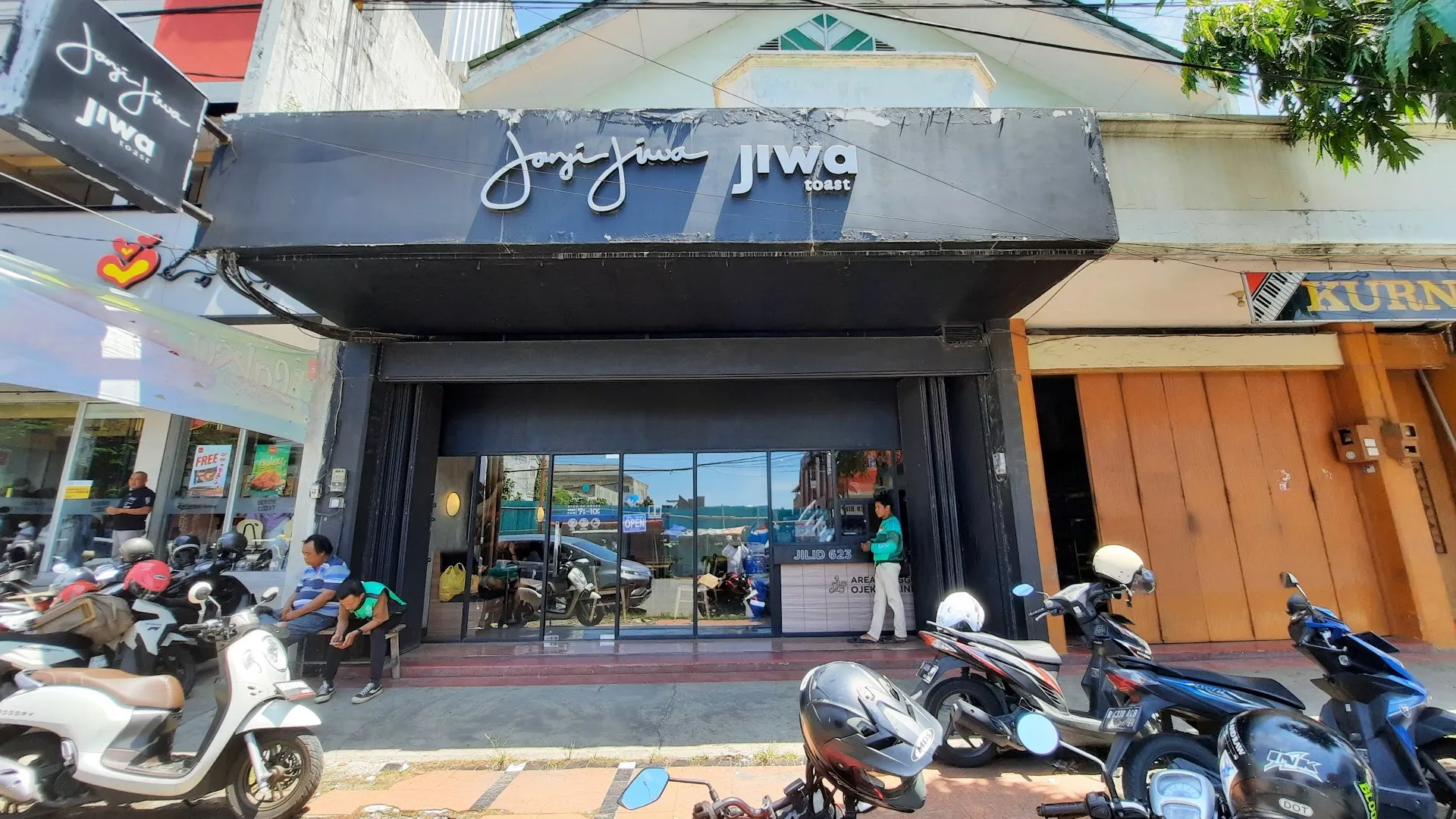 Janji Jiwa & Jiwa Toast A. Yani