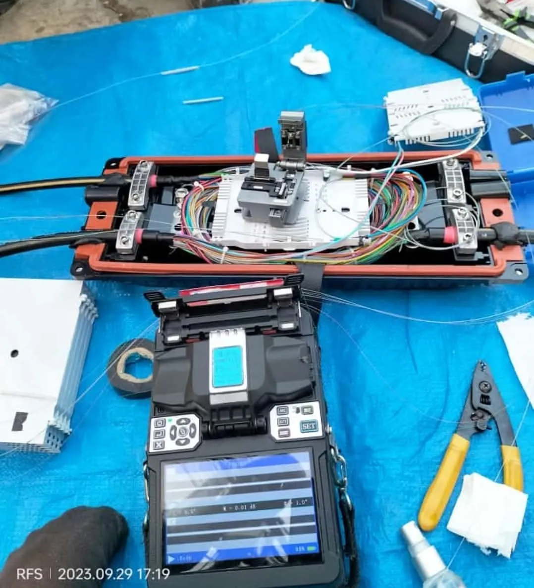 JASA INSTALASI FIBER OPTIK