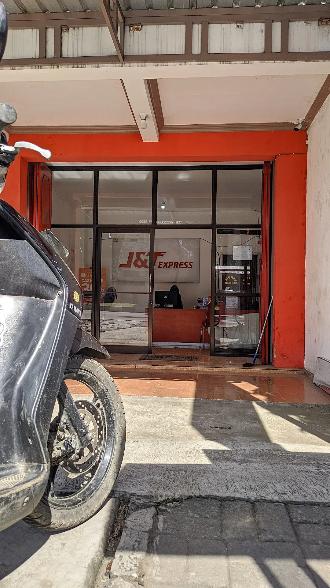 J&T Express Mertasinga