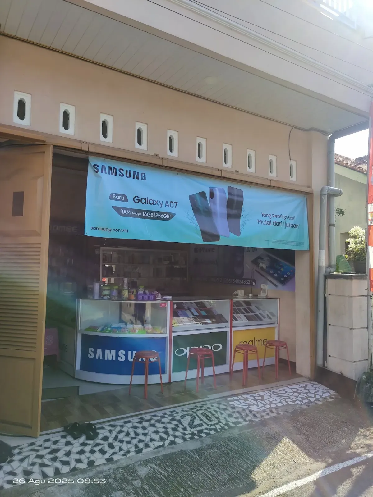 Jual beli HP baru dan bekas
