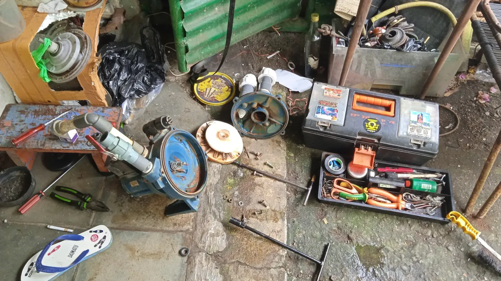 Jual beli rongsok bekas