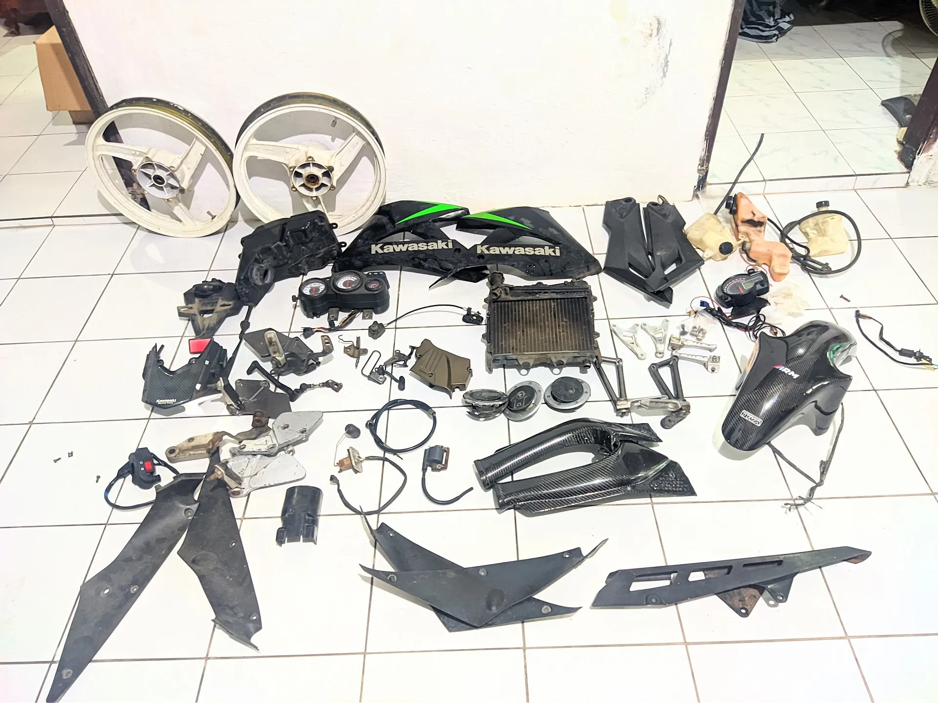 Jual Beli Sparepart suku cadang Ninja ATIS150 GARAGE