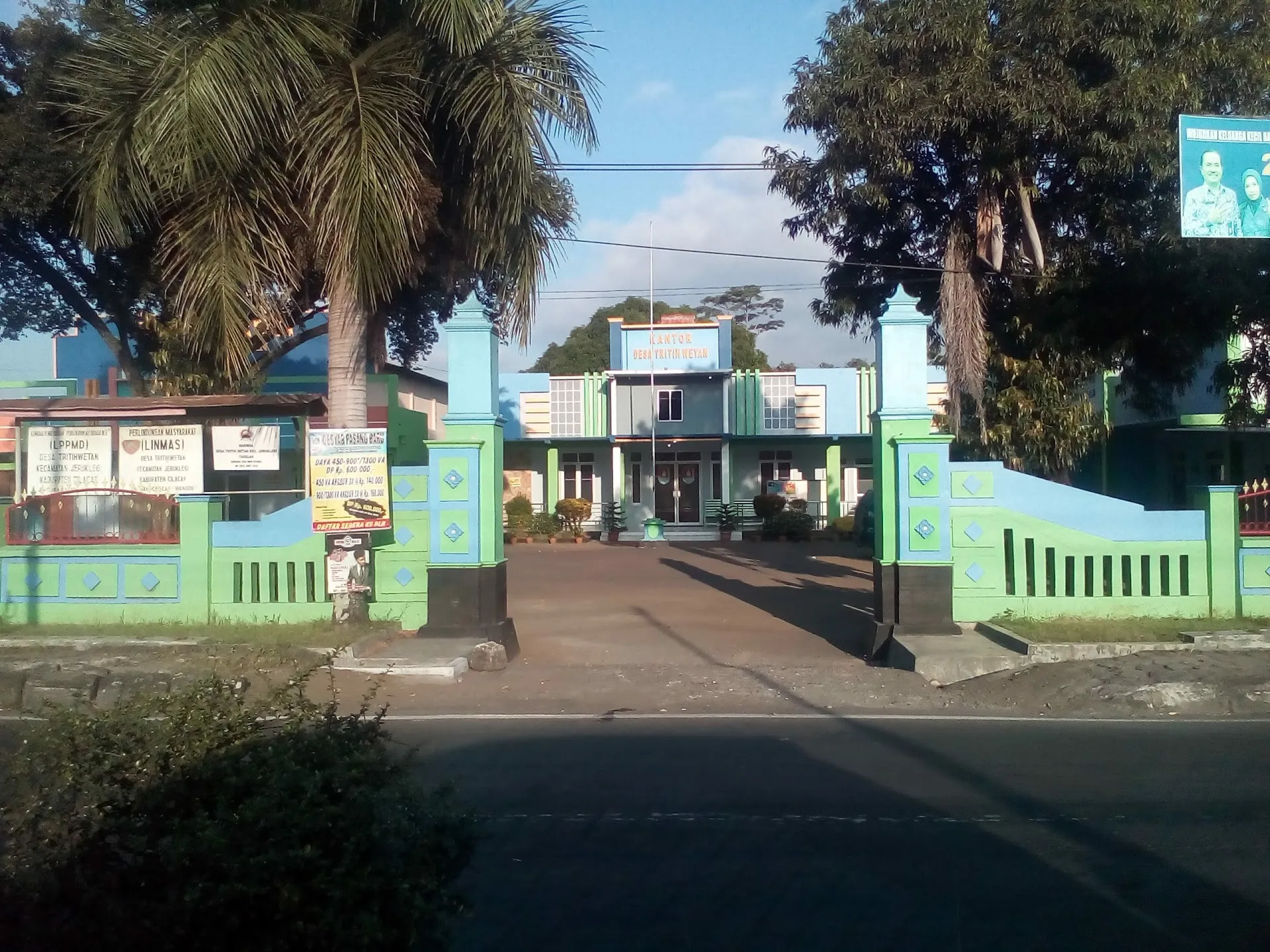 Kantor Desa Tritih Wetan