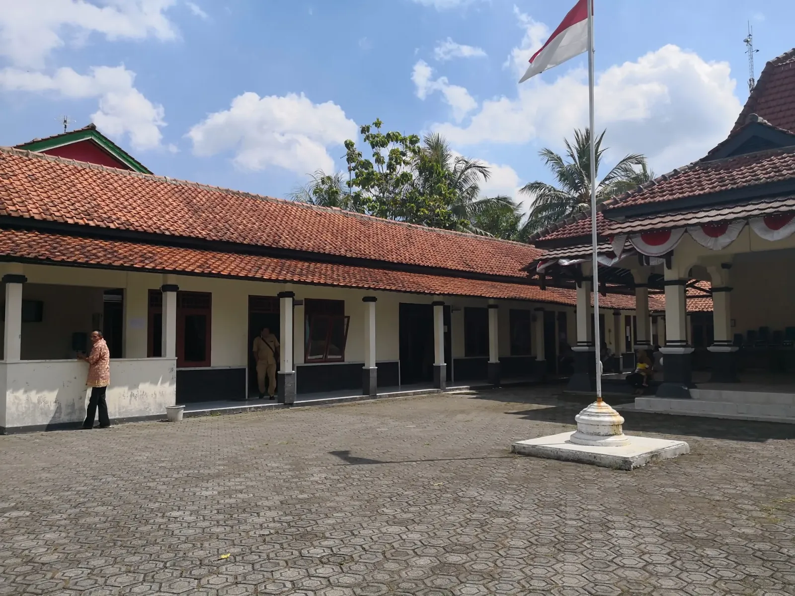 Kantor Kecamatan Kawunganten