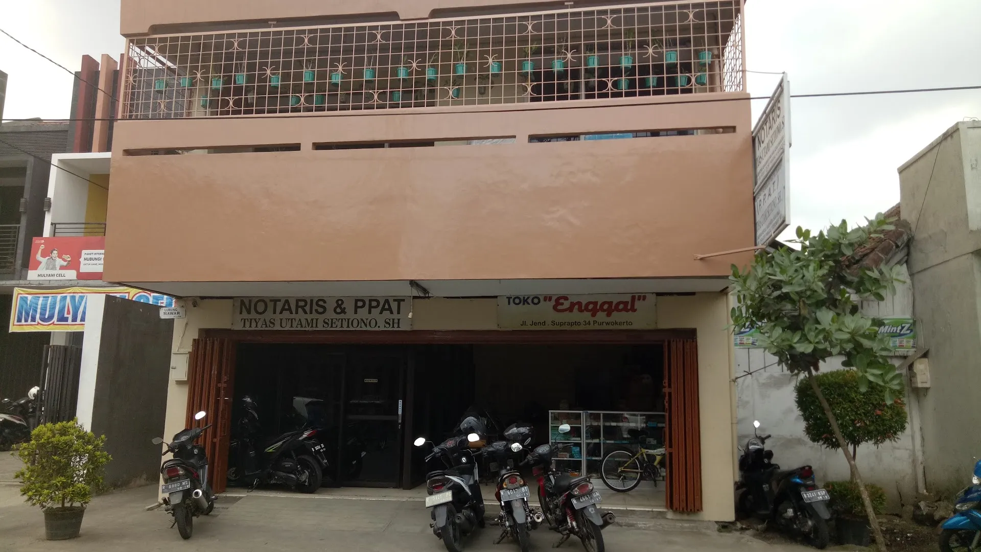 Notary & PPAT Office Tiyas Utami Setiono, SH