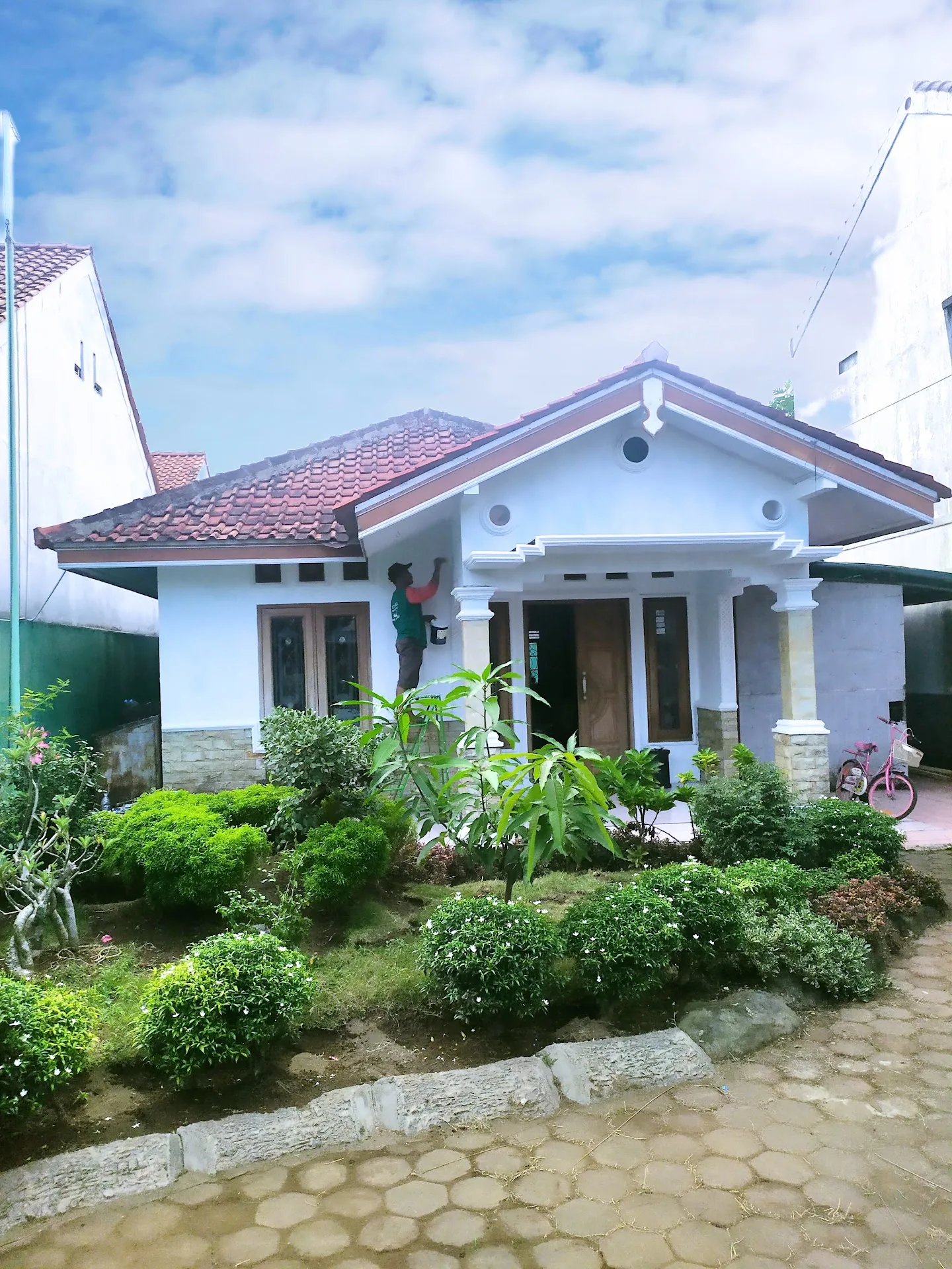Kartika Sari Wedding & Studio 159