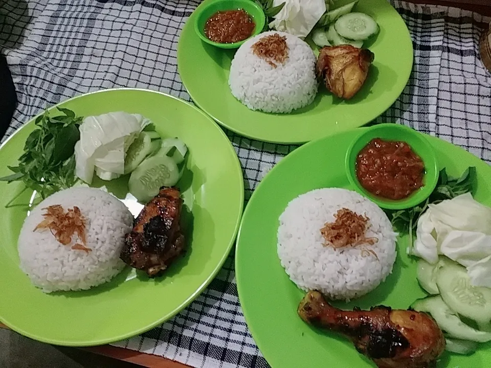 KEDAI AYAM EM CHUN