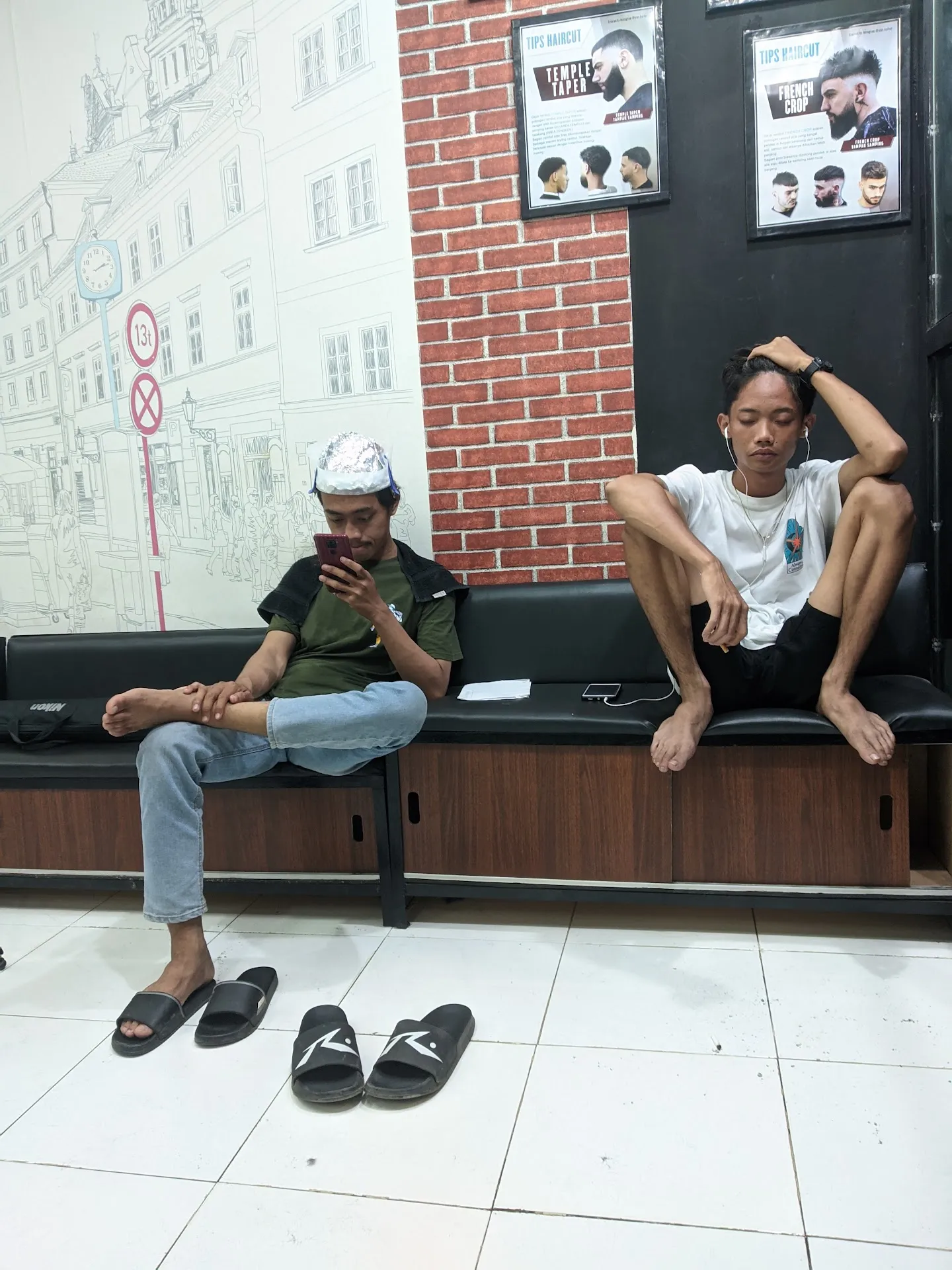 KEDAI CUKUR MARIOO
