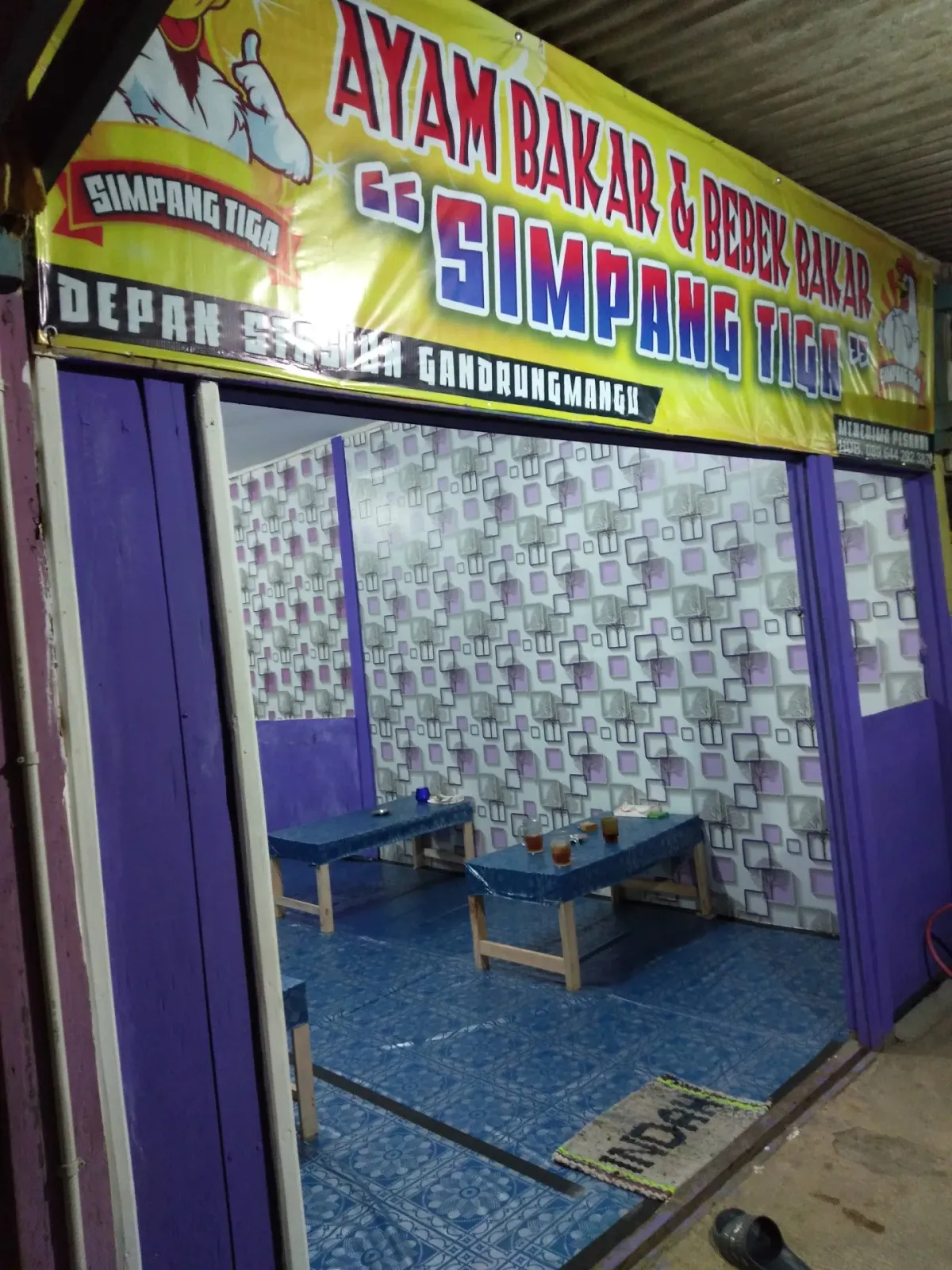 Kedai Lesehan Pak Edi