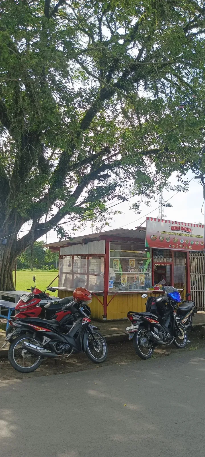 Kedai Nazwa Mie Ayam dan Ayam Geprek