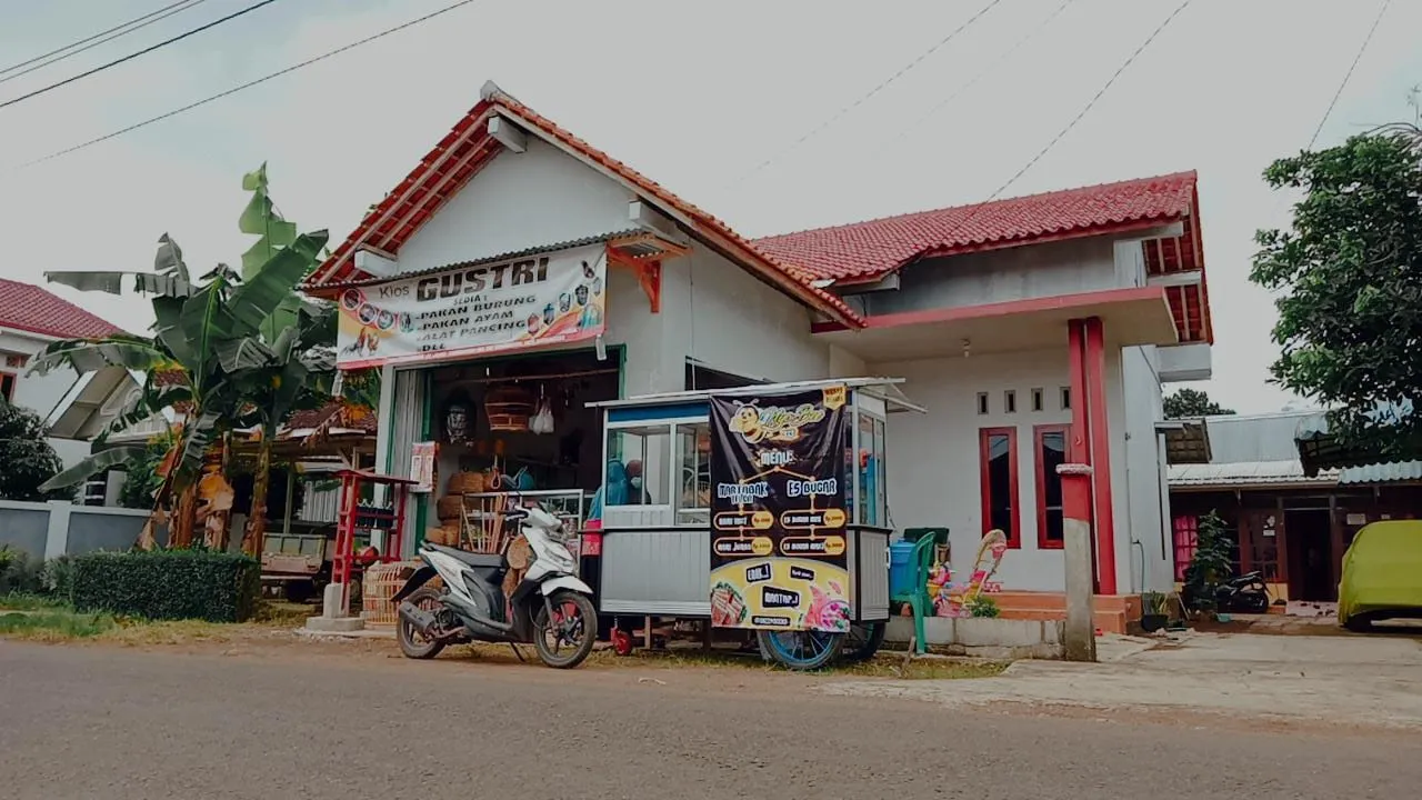 Kedai NyoBee es bugar dan martabak telor mini