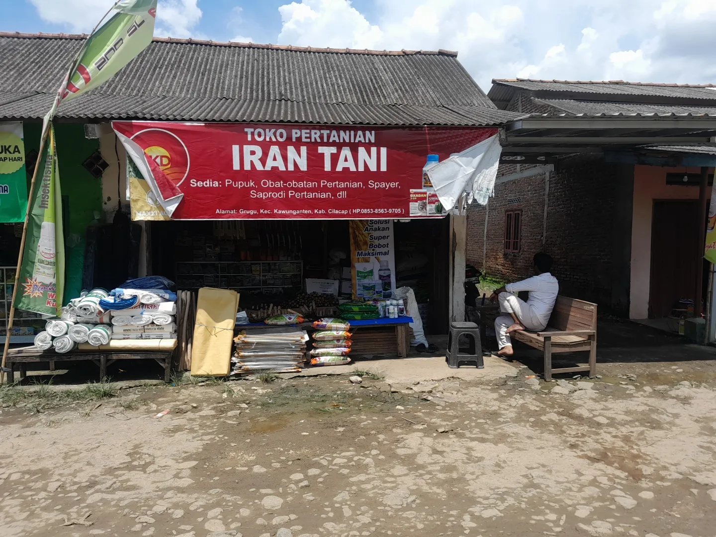 Kios iran tani grugu