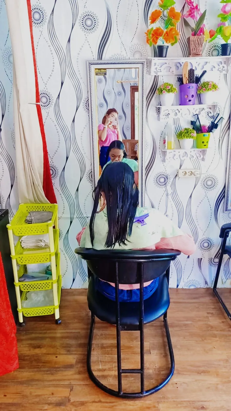 Kirana salon's