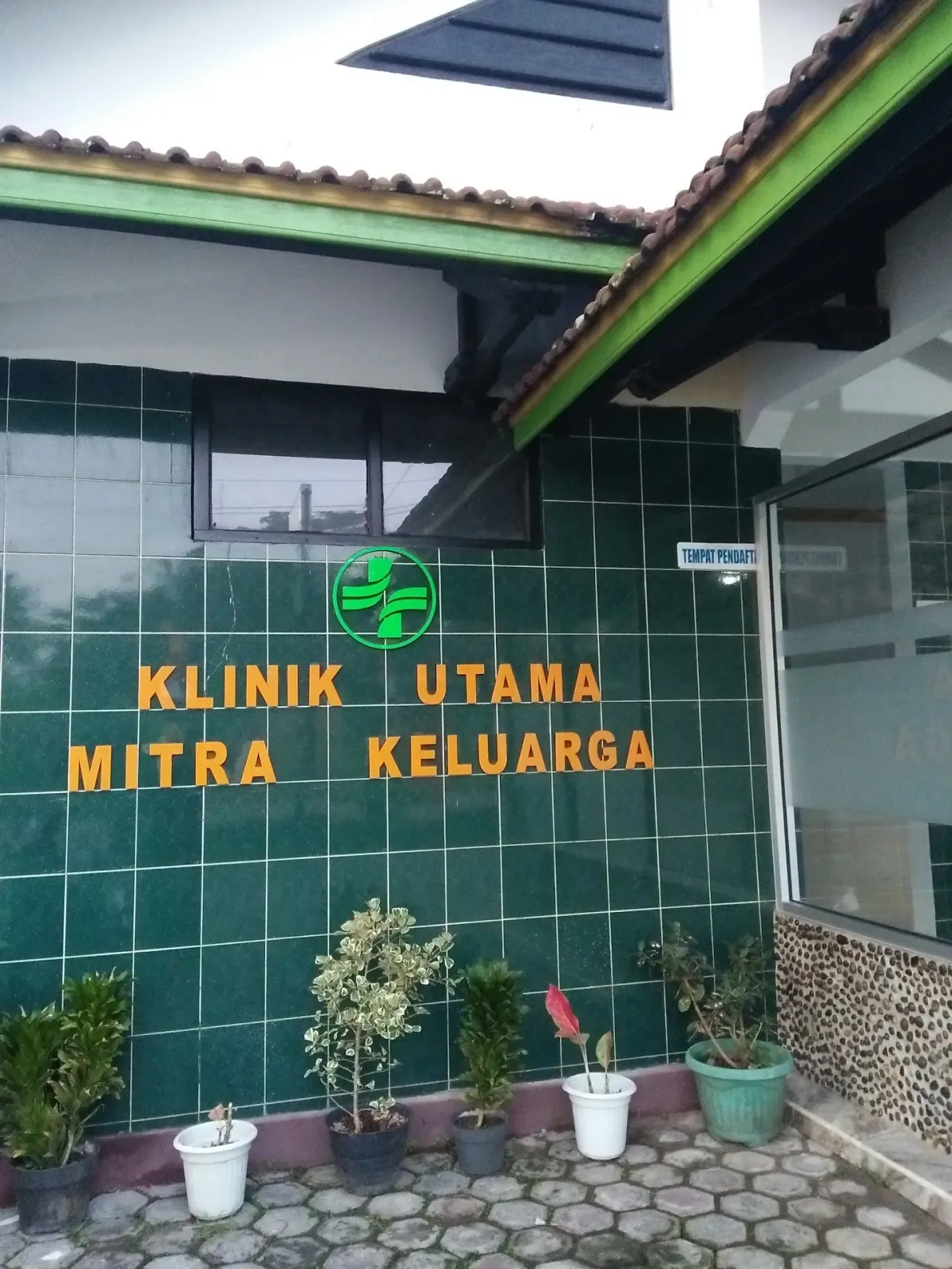 Klinik mitrakeluarga