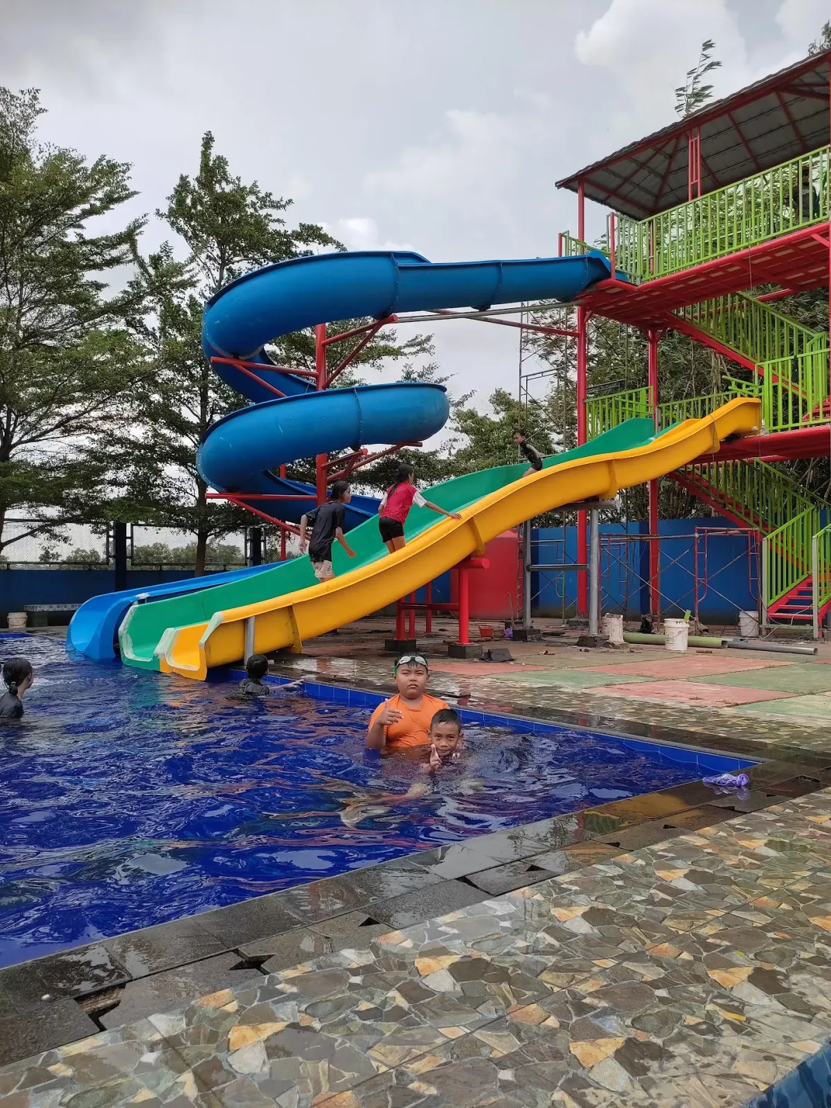 Kolam Renang Saras 88
