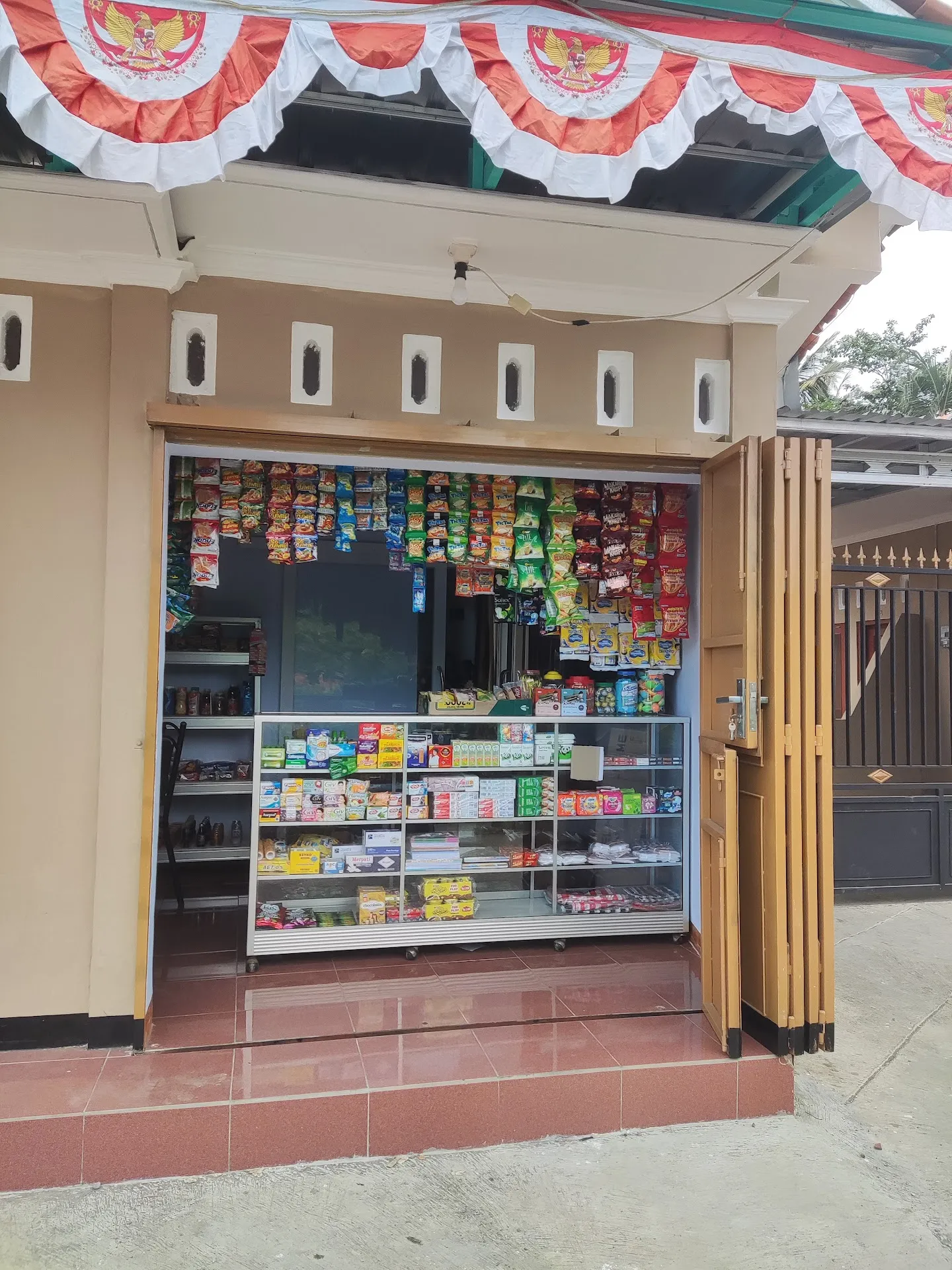 kos & kontrakan dan Toko kelontong