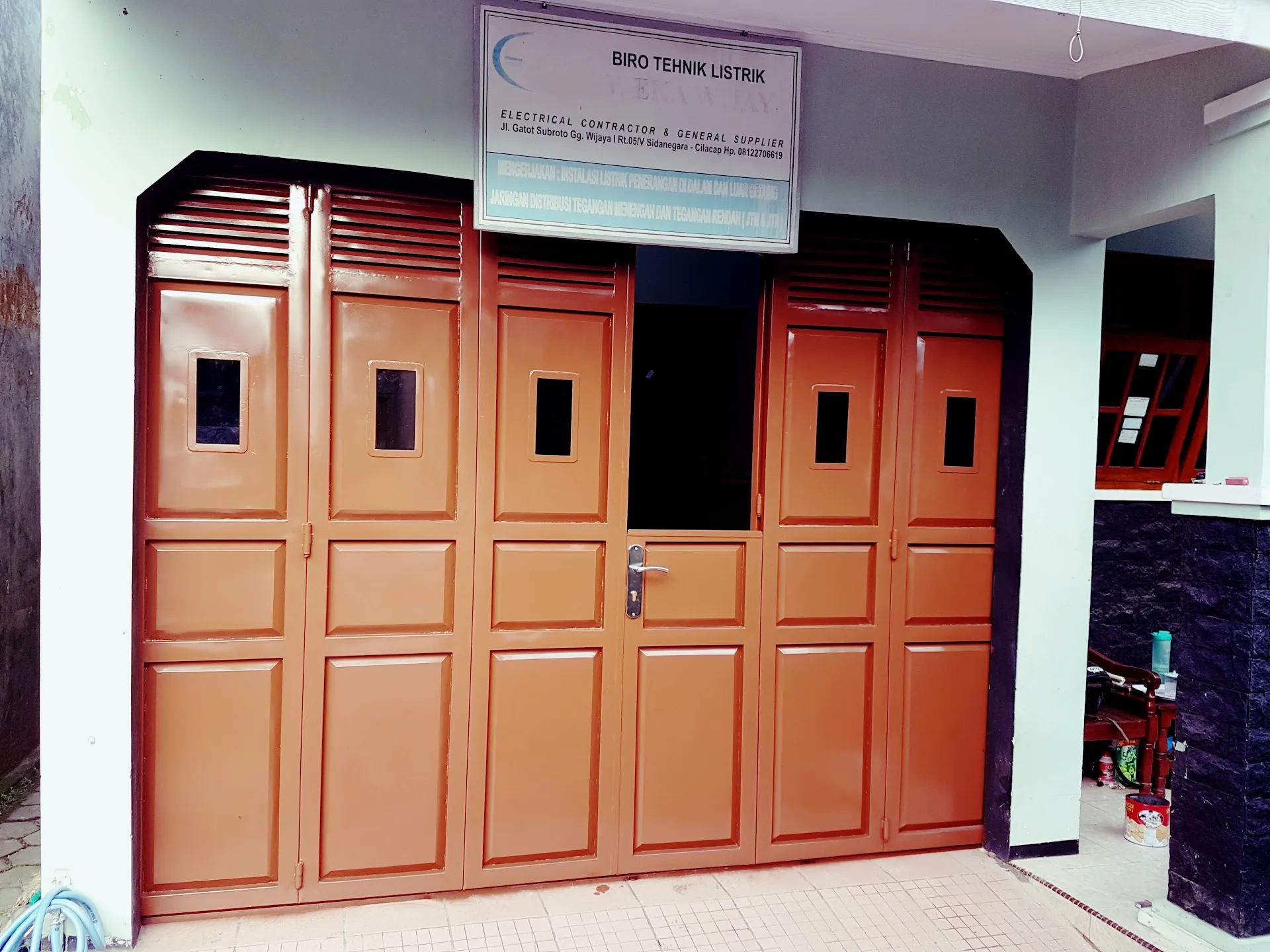 Kosan Ibu Haryati dan Pak Topik