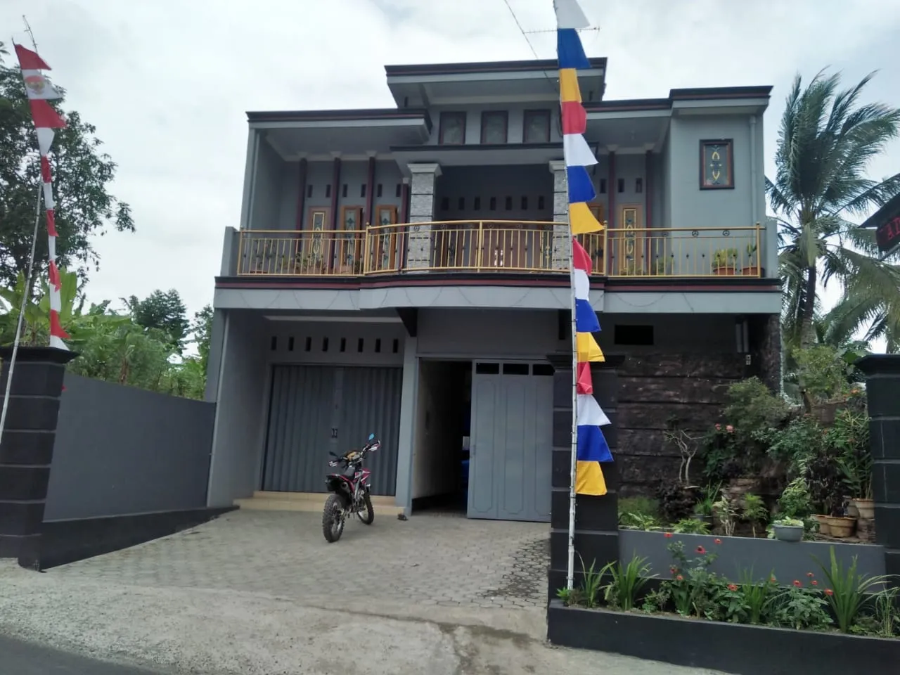Kost Adimas bintang