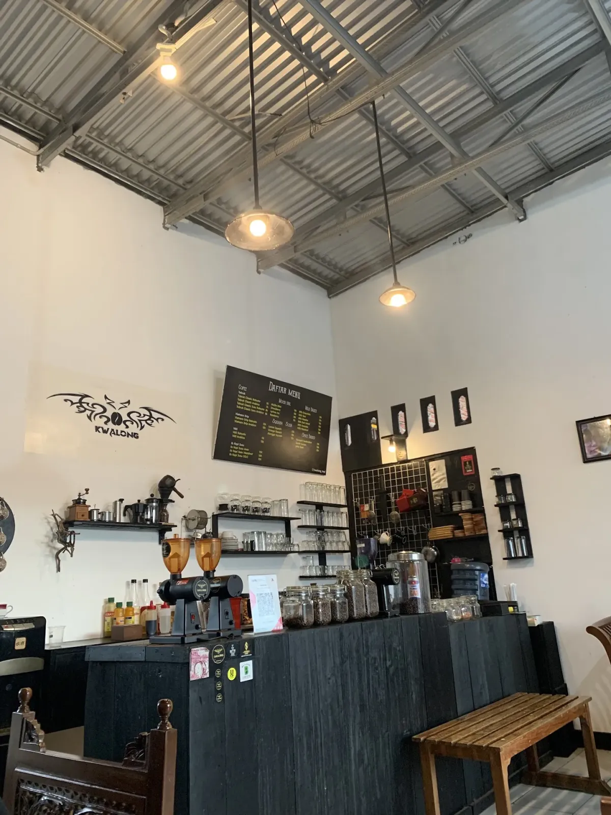 Kwalong Kopi Shop