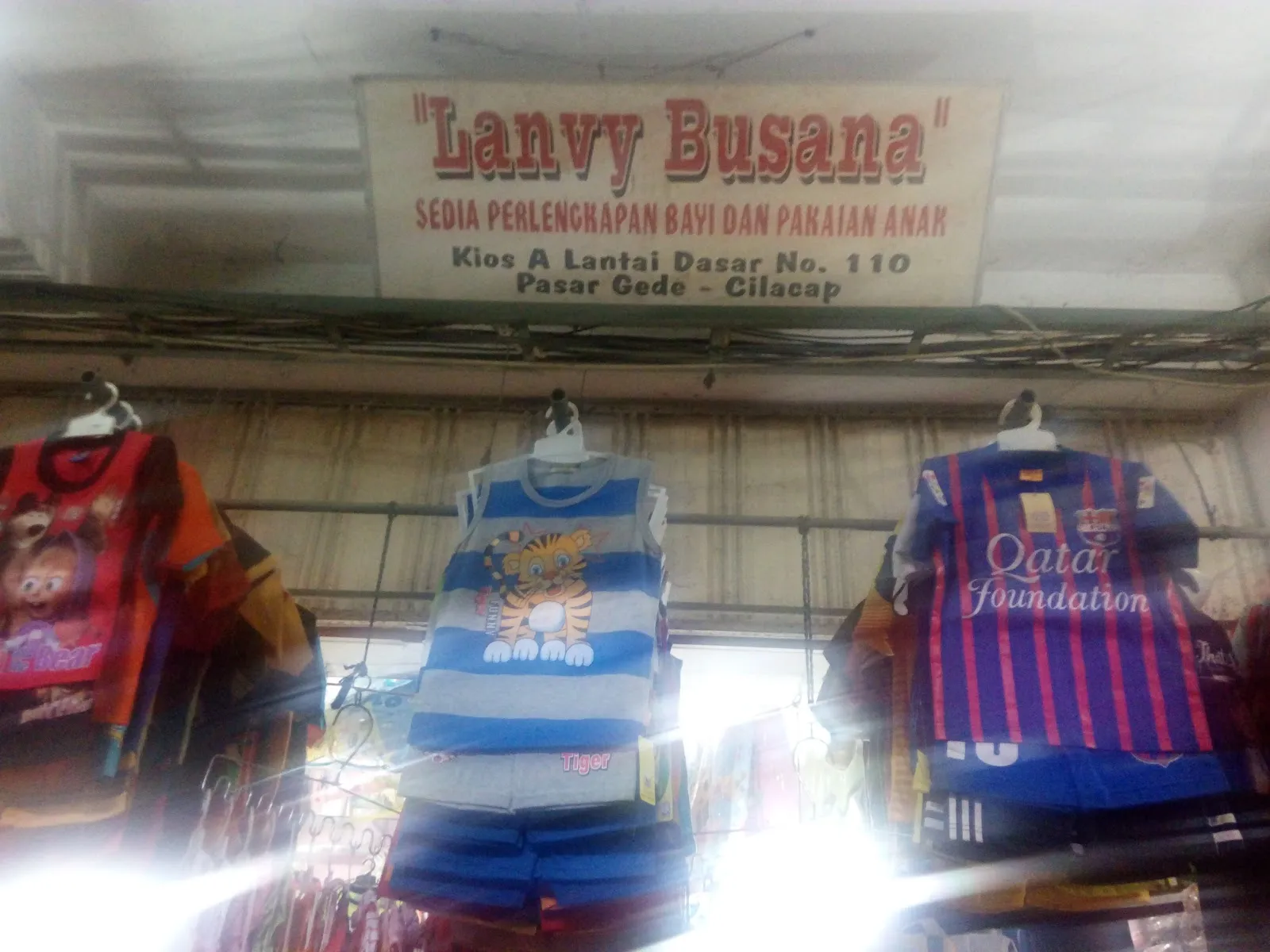 Lanvy Busana