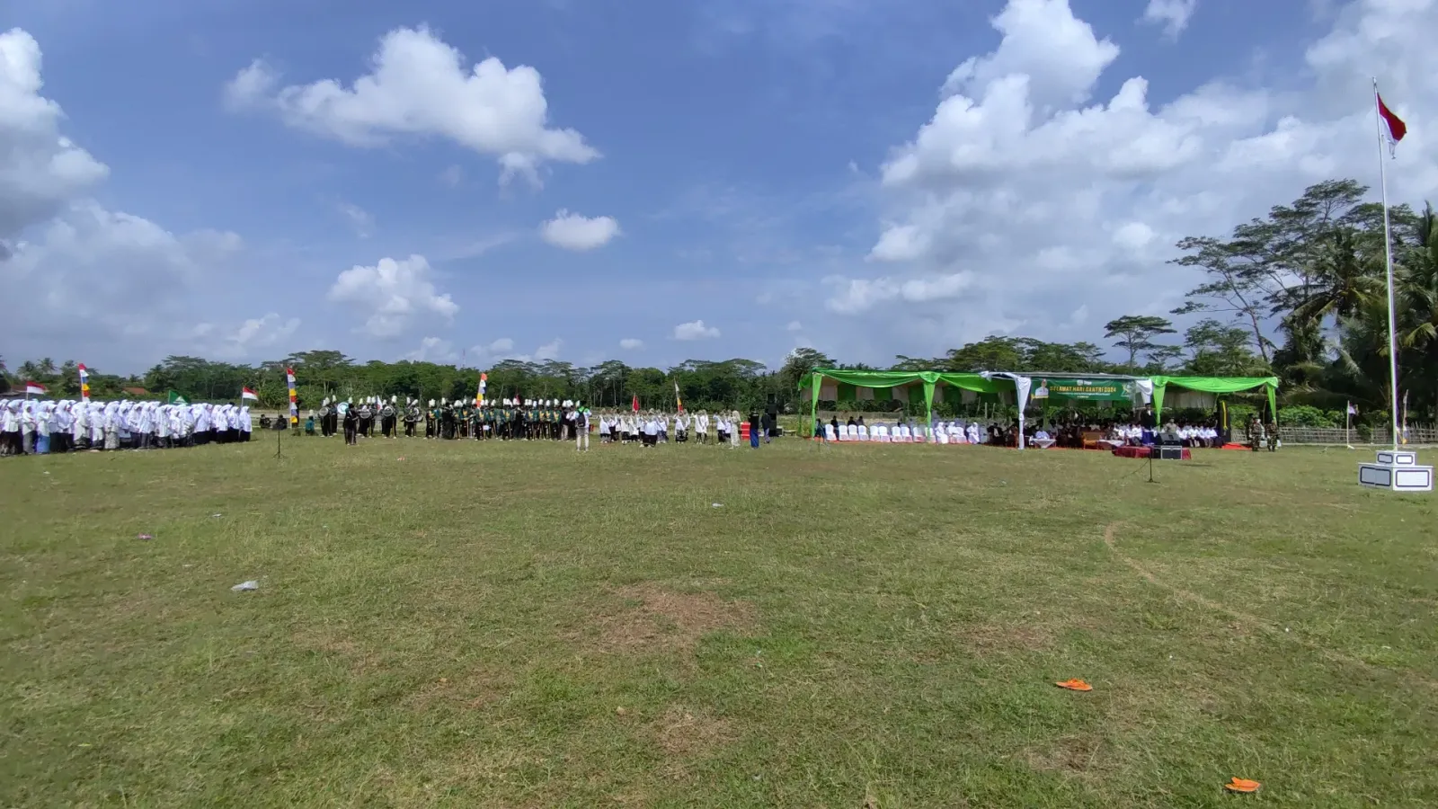Lapangan Desa Randegan