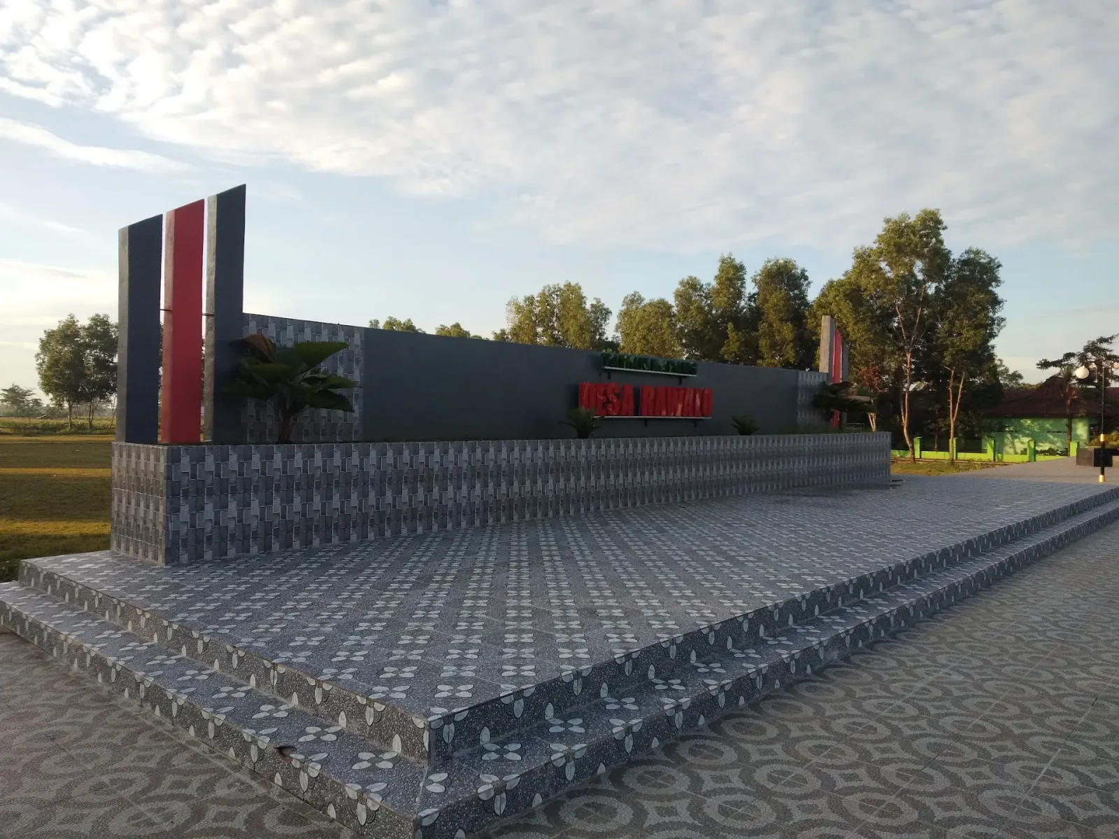 Lapangan Desa Rawalo