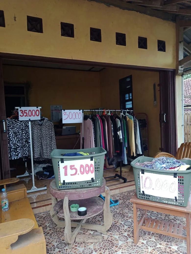 LARIZ Terus Thrifting Shop