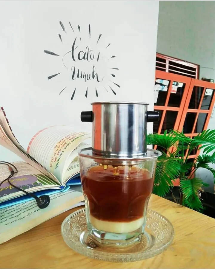 Latar Umah Coffee
