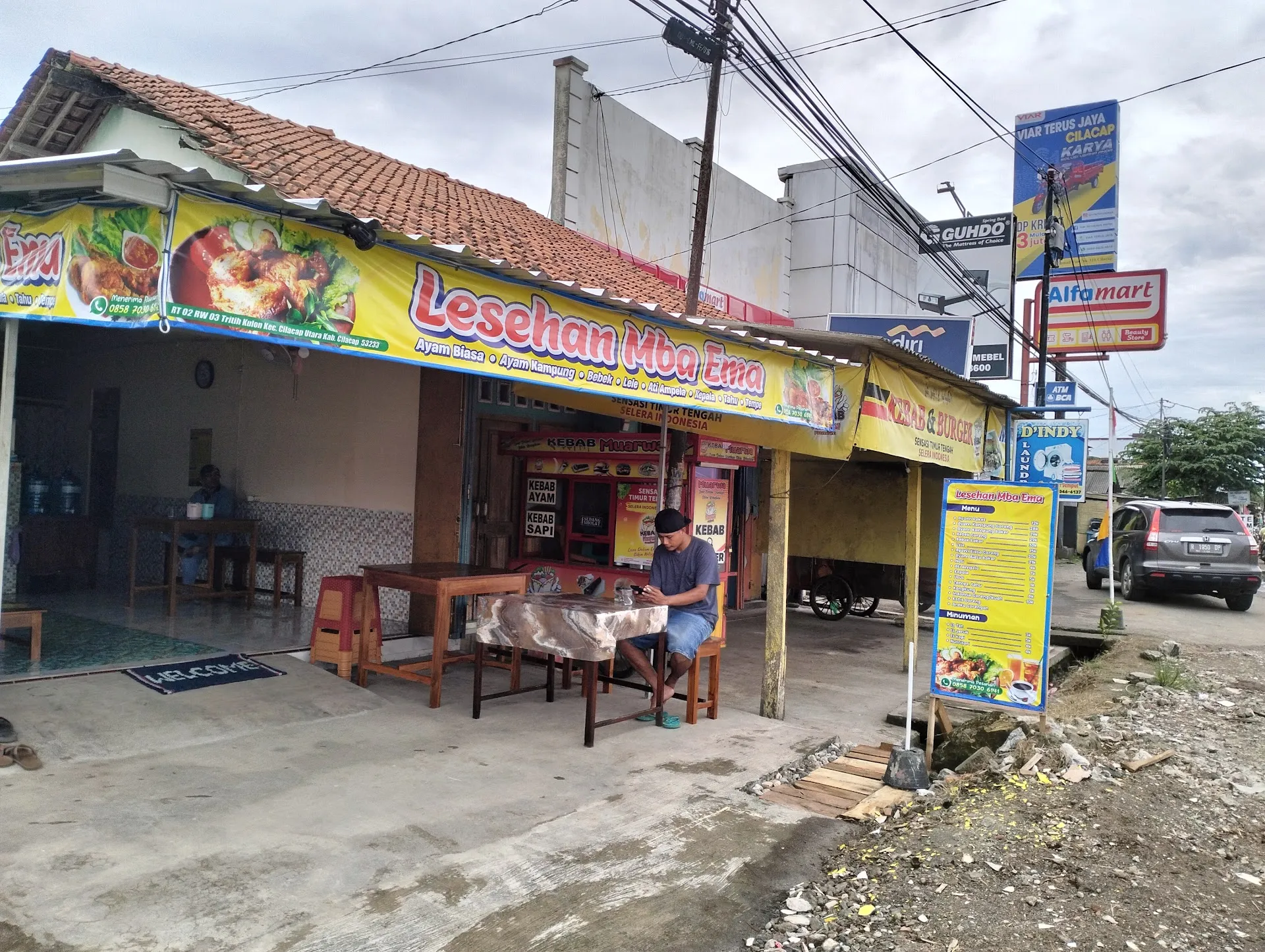 Lesehan mba ema
