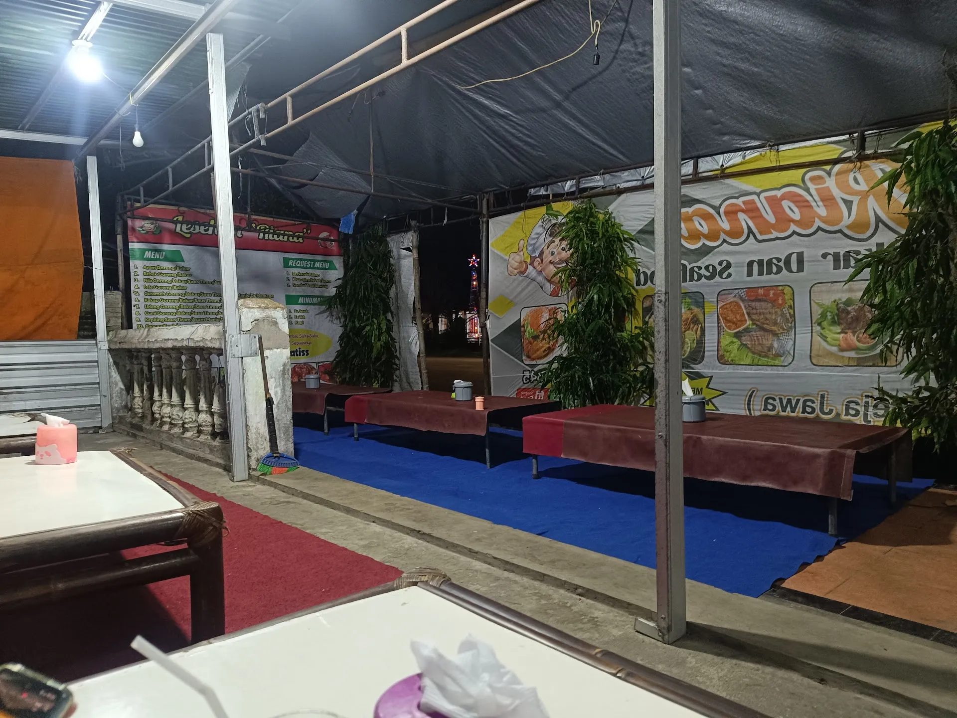 Lesehan Riana Seafood dan Ayam Bakar