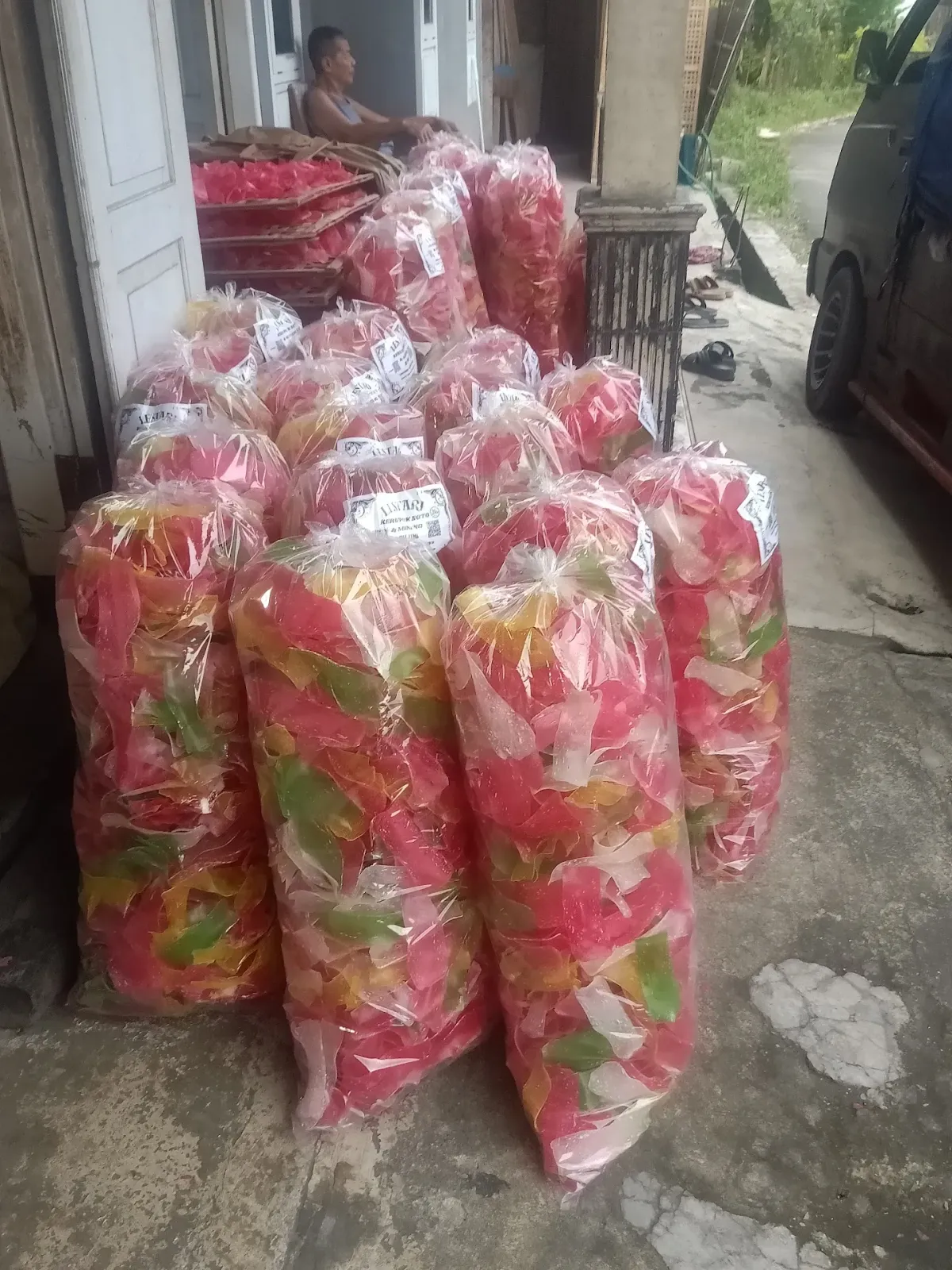 LESTARI KERUPUK SOTO