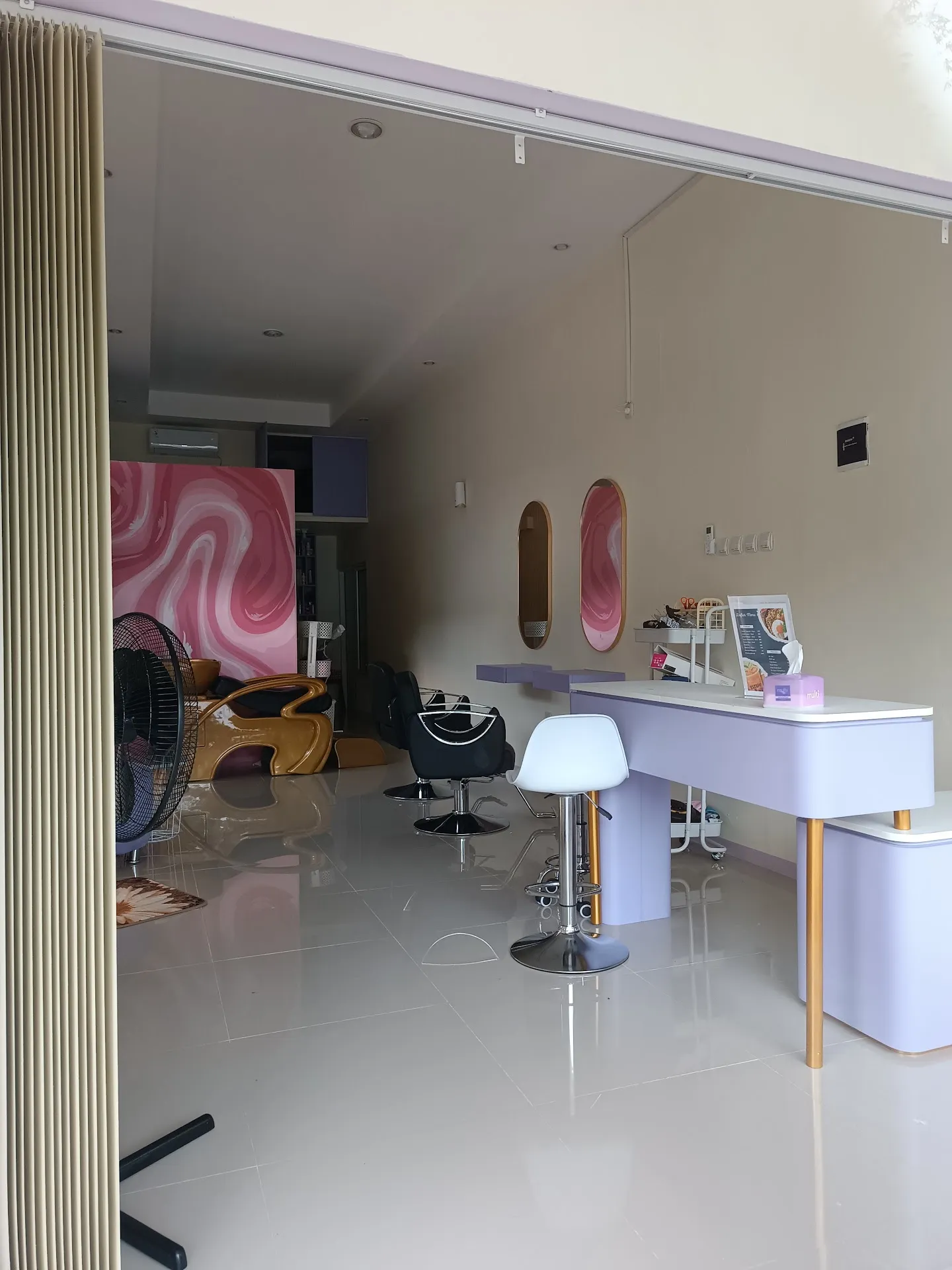 LIFE BEAUTY SALON AND FASHION