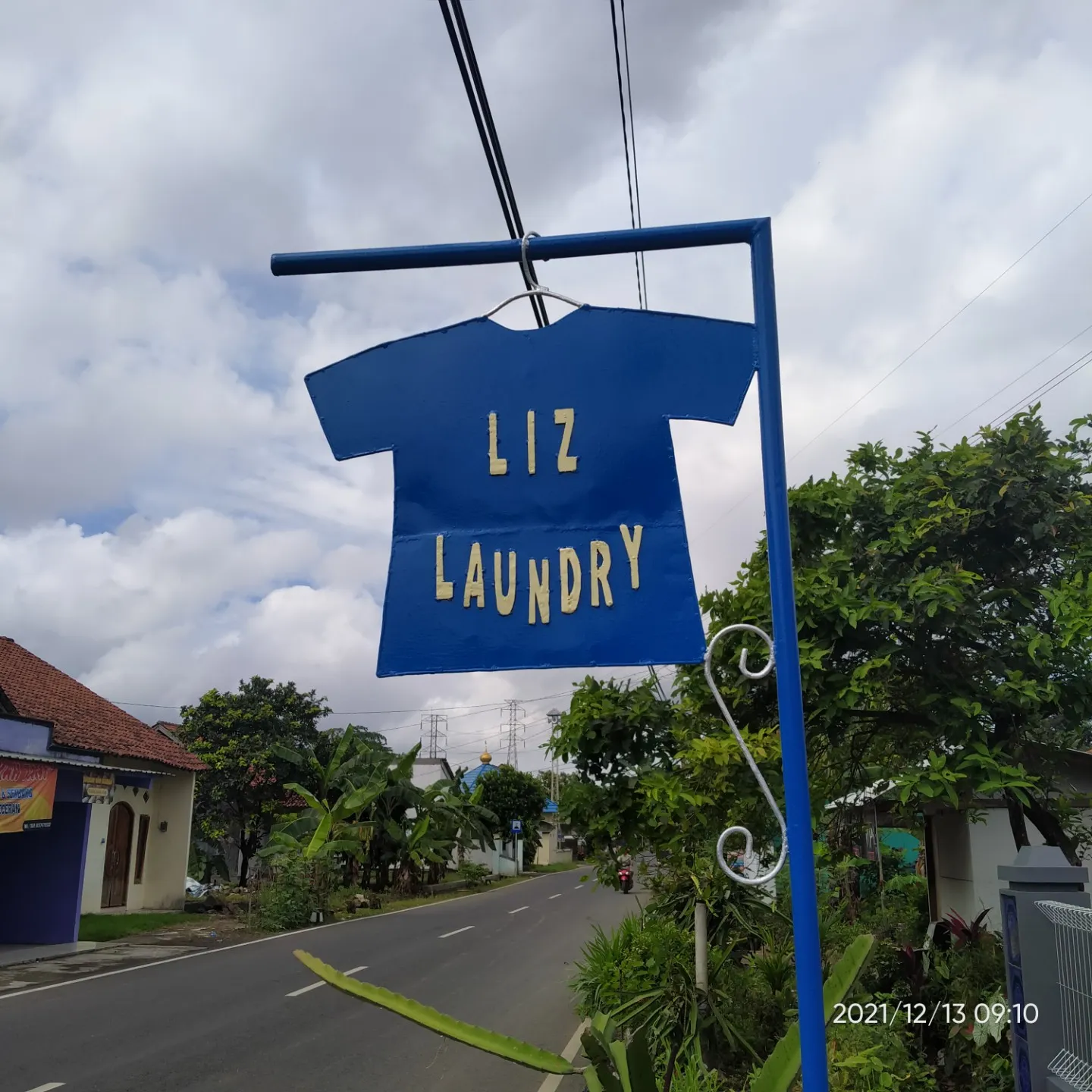LIZ LAUNDRY