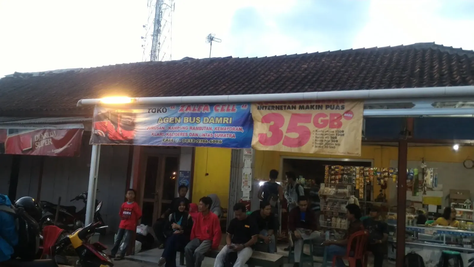 Loket Penjualan DAMRI Gandrungmangu