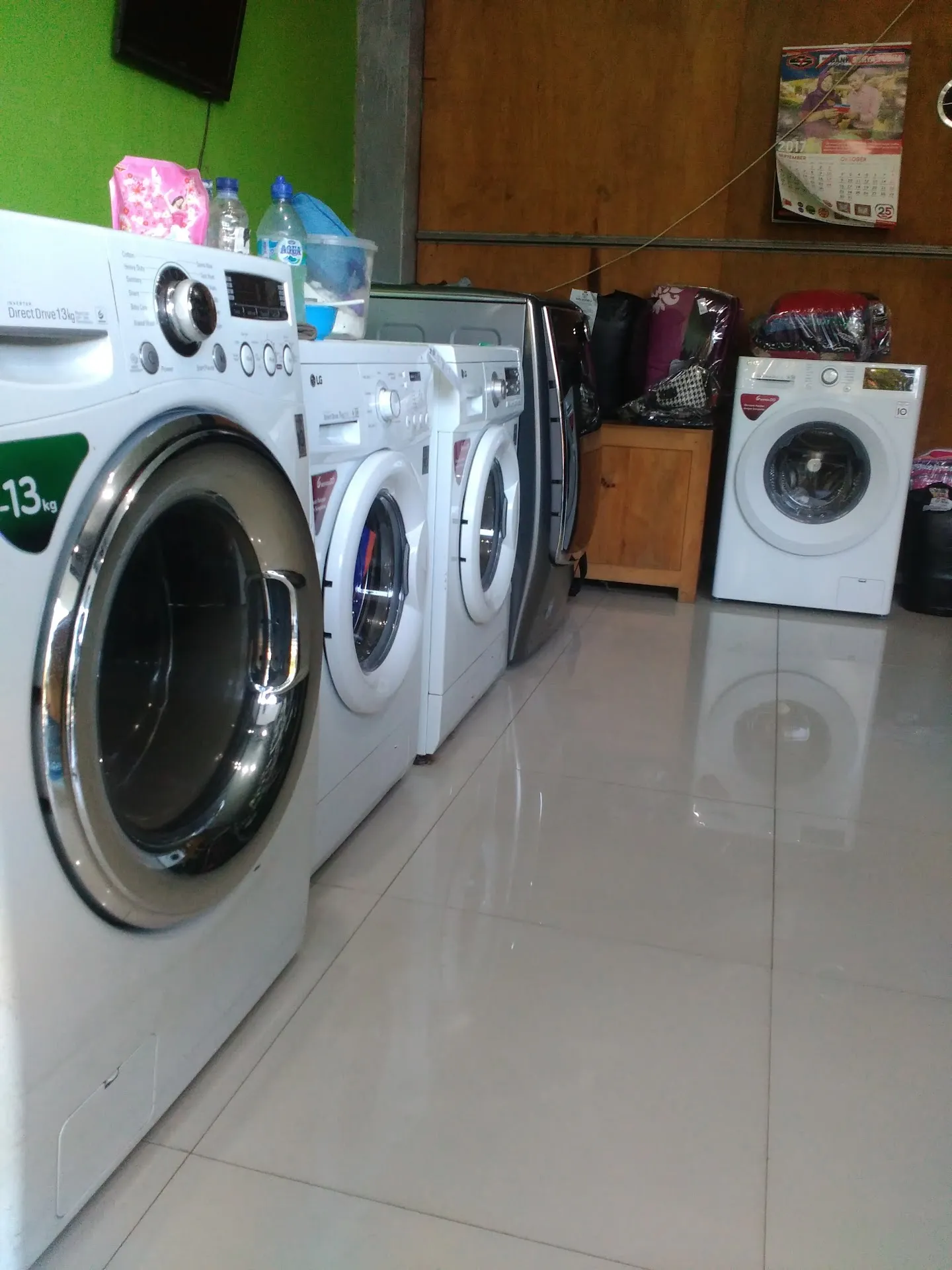 Lolly LetsClean Laundry