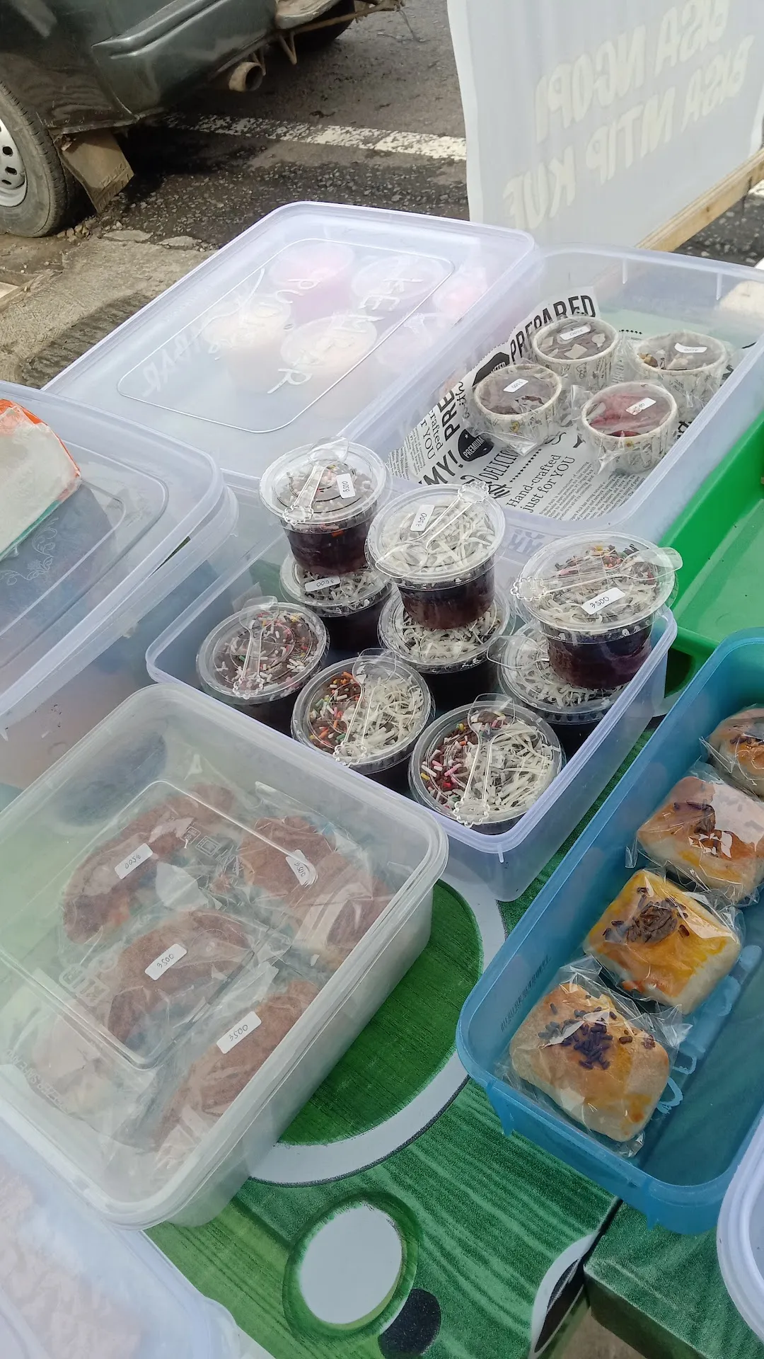 Lupi Gerai Kue dan Snack