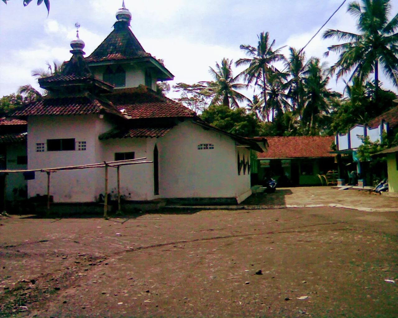 Madrosah Diniyyah & Masjid Al Hikmah Citomo