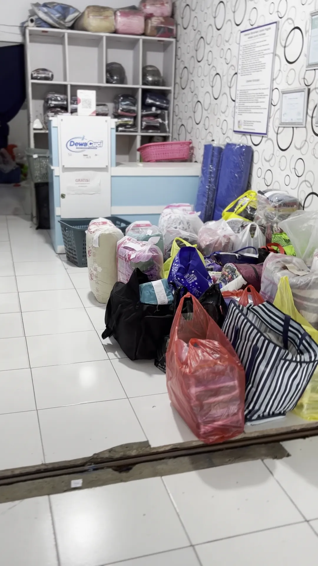 MAMI LAUNDRY CABANG KURIPAN