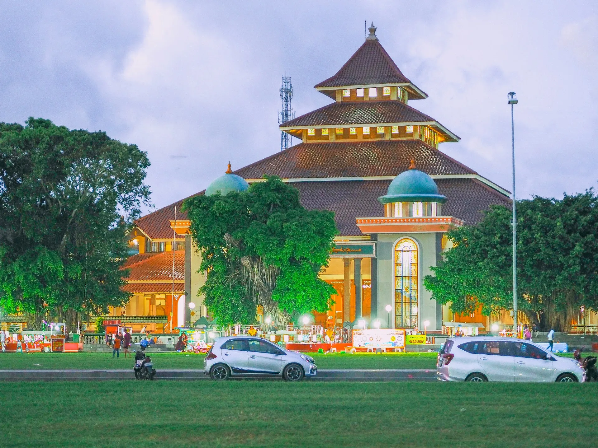 Masjid Agung Darussalam Cilacap