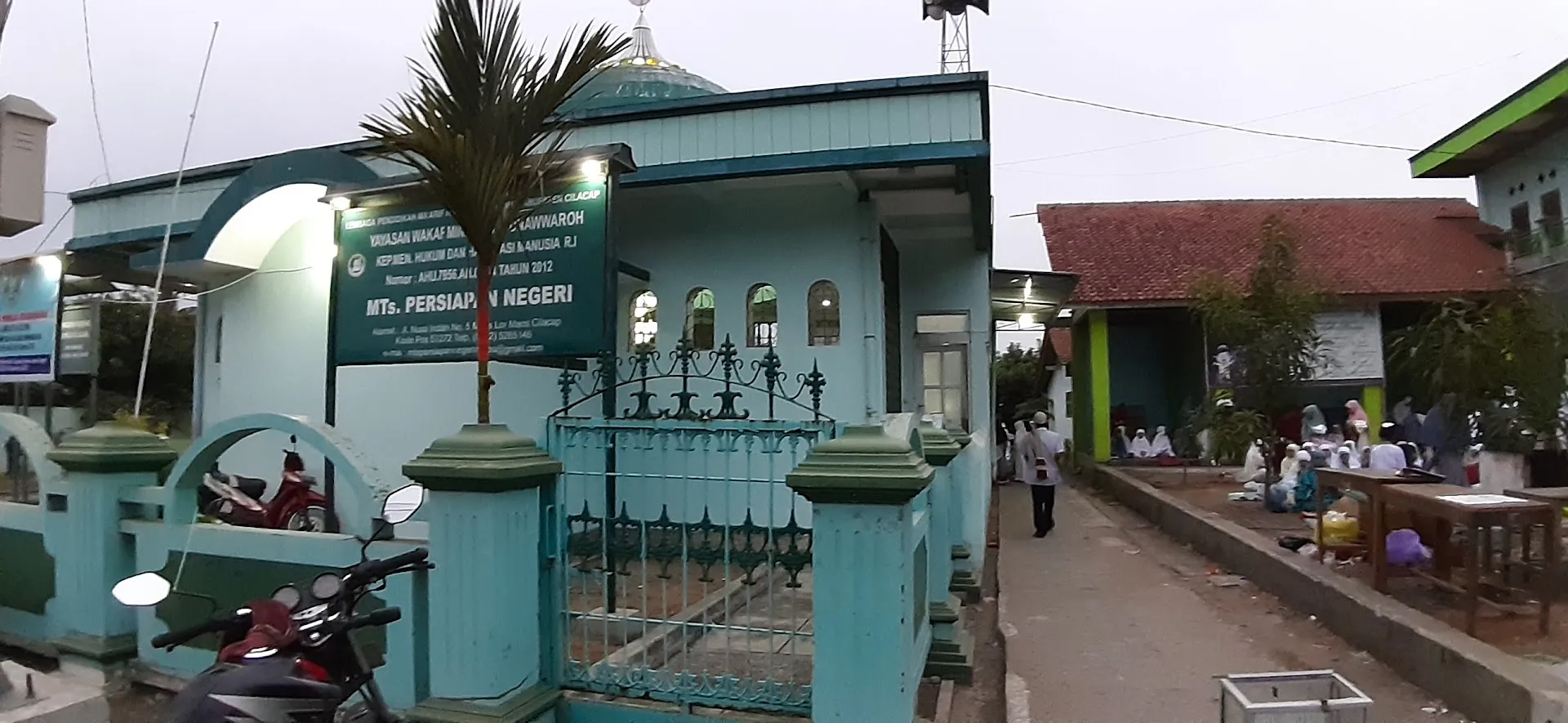 Masjid Al Munawaroh