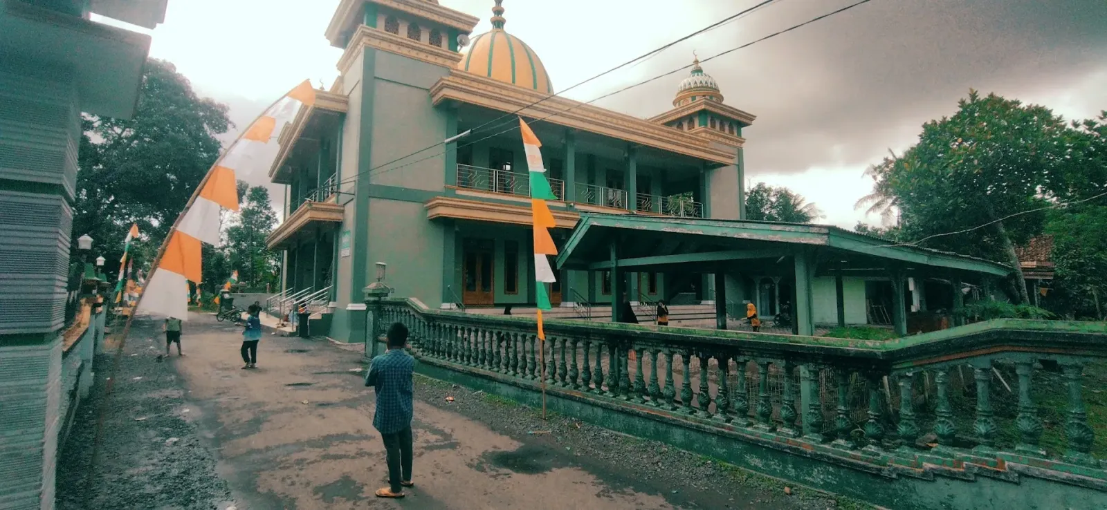 Masjid Baeturohman Gunung Bawang